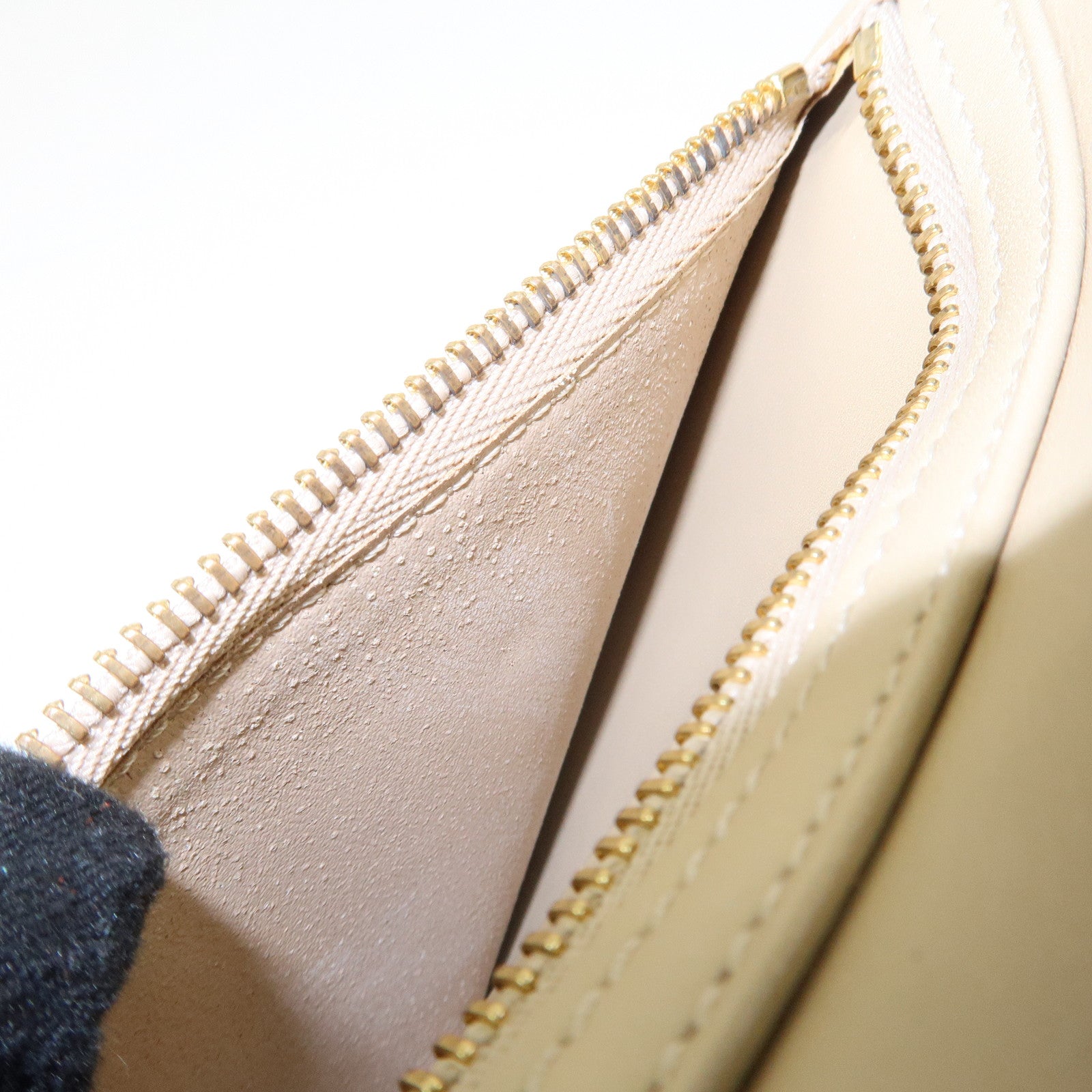 Louis Vuitton Monogram Vernis Walker Shoulder Bag Beige M91072