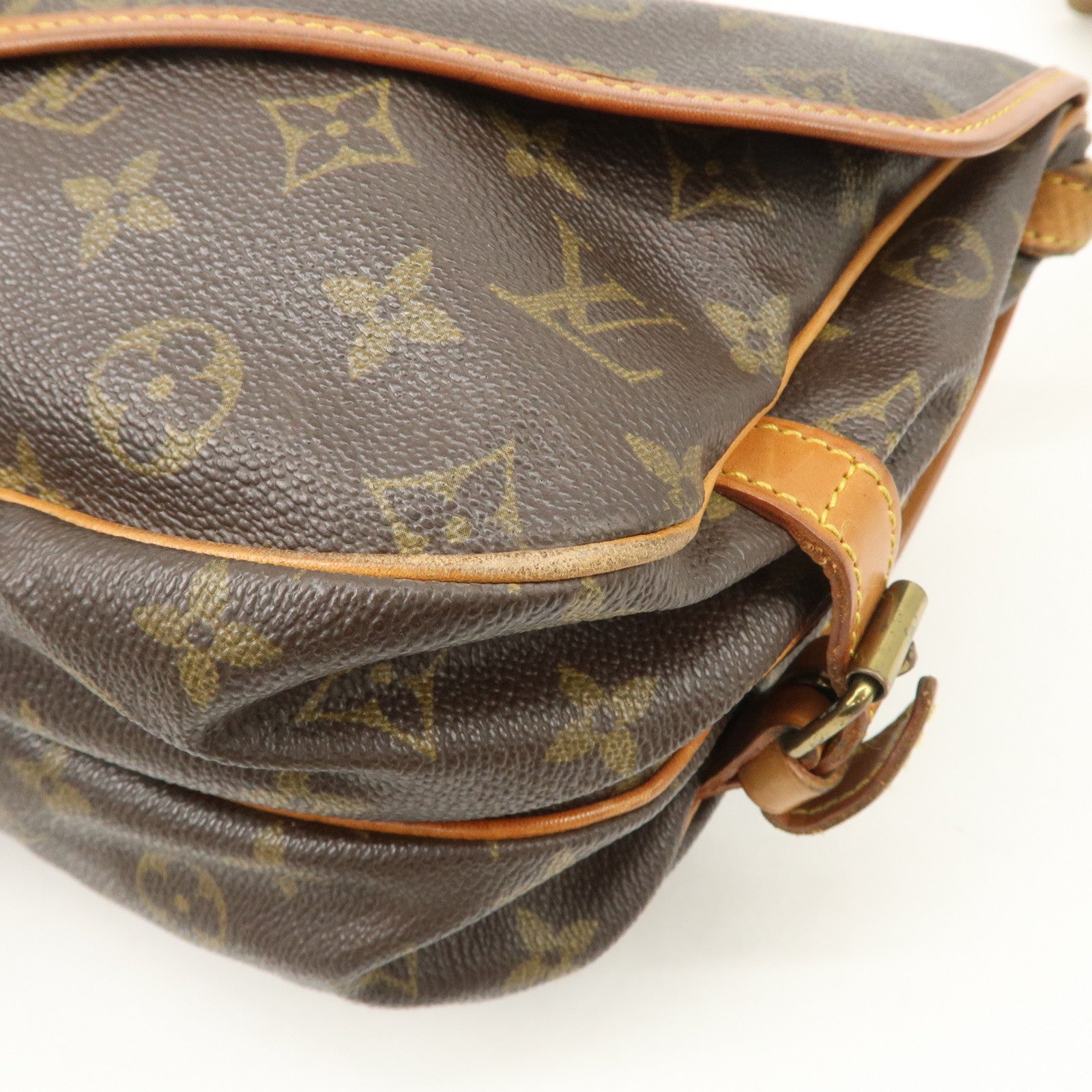 Louis Vuitton Monogram Saumur 30 Crossbody Bag Shoulder Bag M42256 Used