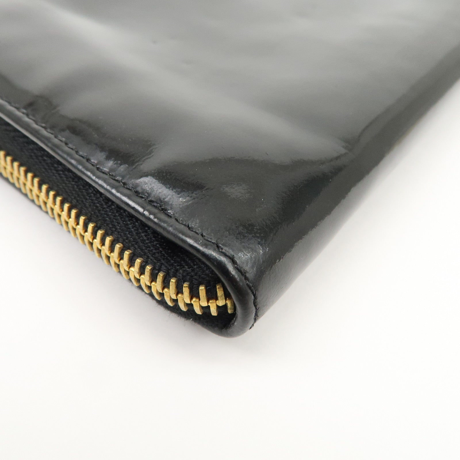 CHANEL Patent Leather Round Zippy Long Wallet Black Used