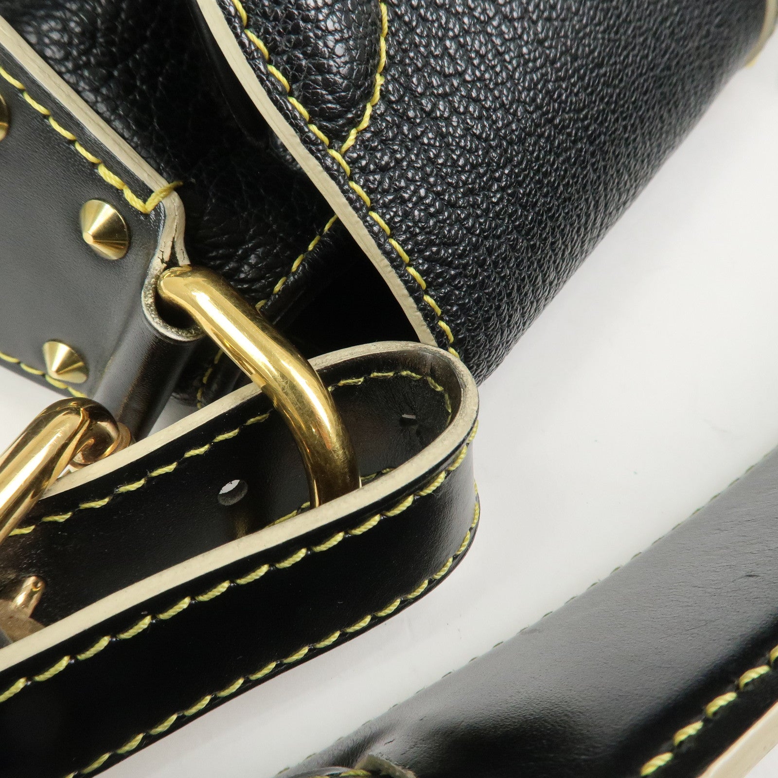 Louis Vuitton Suhari Confidant Leather Shoulder Bag Noir M91784