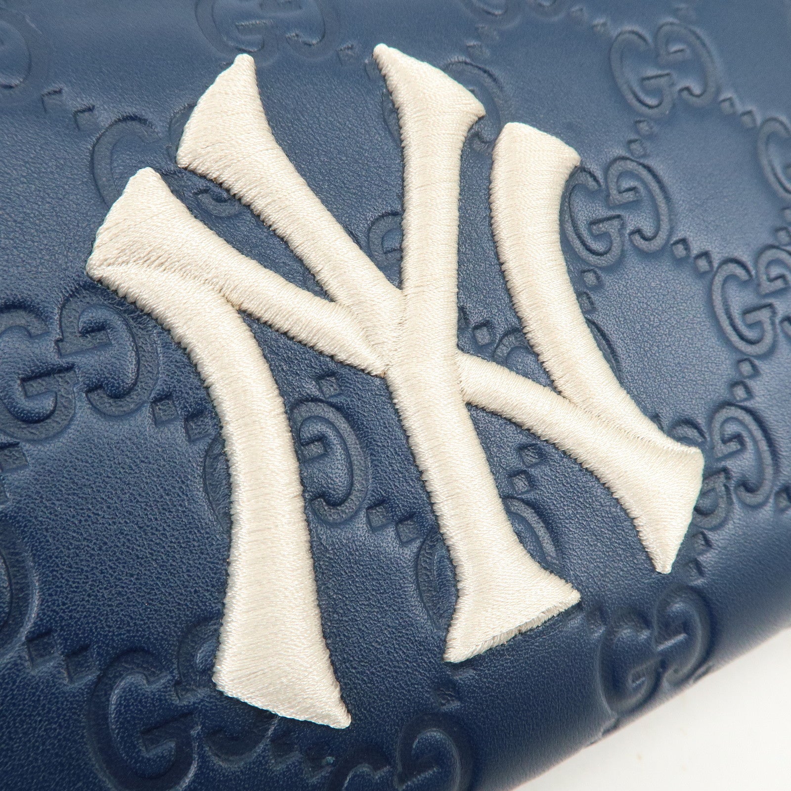 GUCCI Guccissima Leather Round Zippy Long Wallet NY Yankees 547791