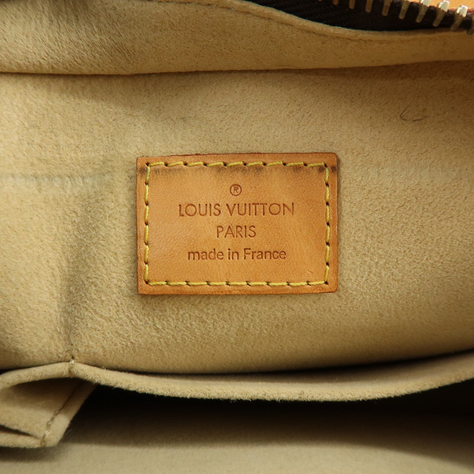 Louis Vuitton Monogram Hudson GM Shoulder Bag Brown M40045