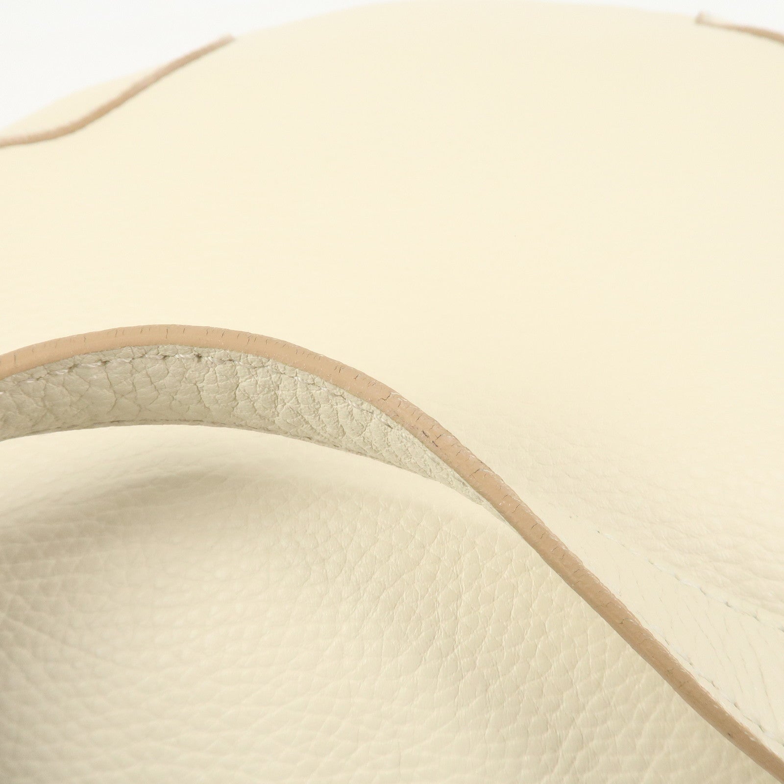 Ferragamo Gancini Logo Leather Shoulder Bag Hand Bag Ivory