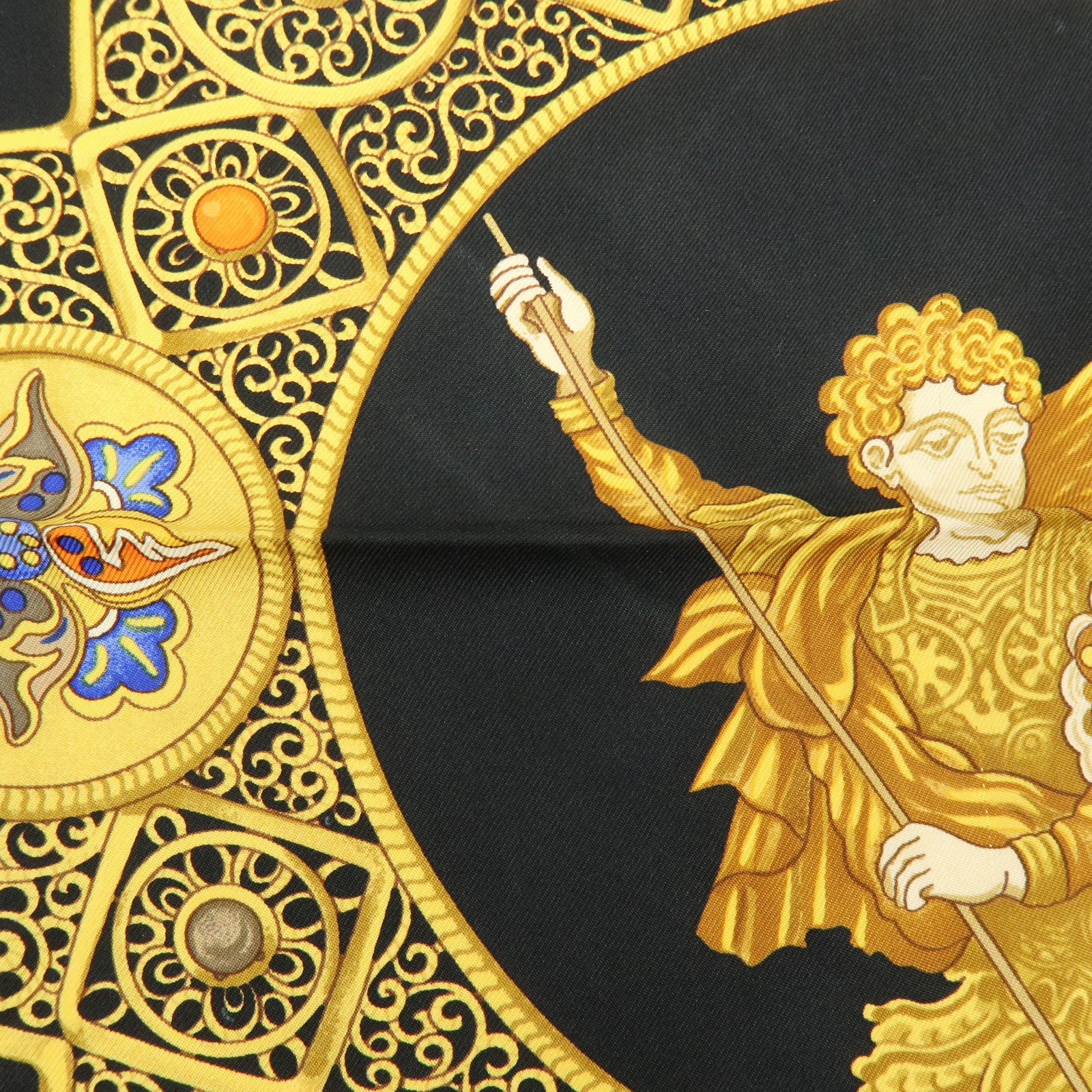 HERMES Carre 90 Silk 100% LE TRIOMPHE DU PALADIN Black Gold