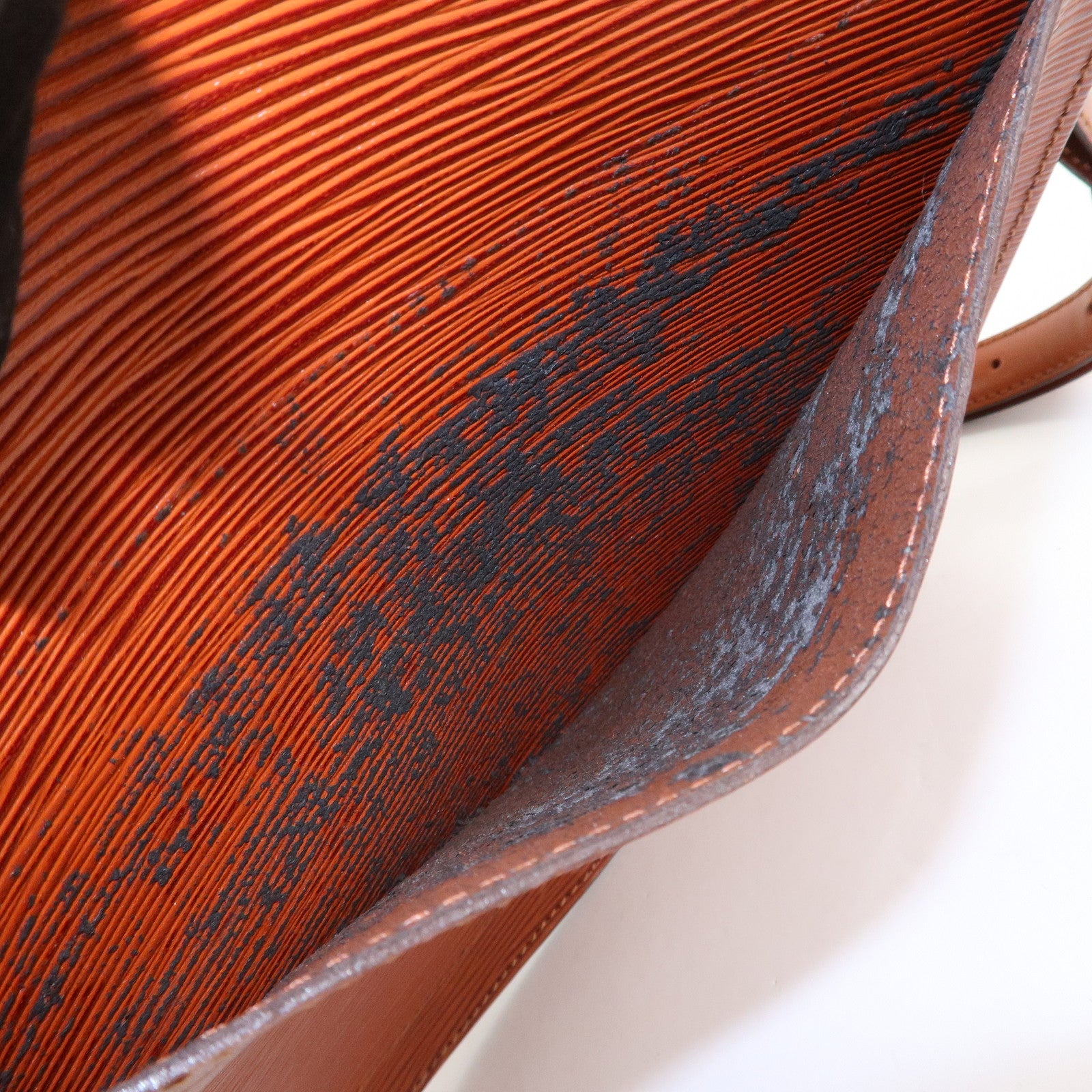 Louis Vuitton Epi Saint Cloud Shoulder Bag Kenya Brown M52193