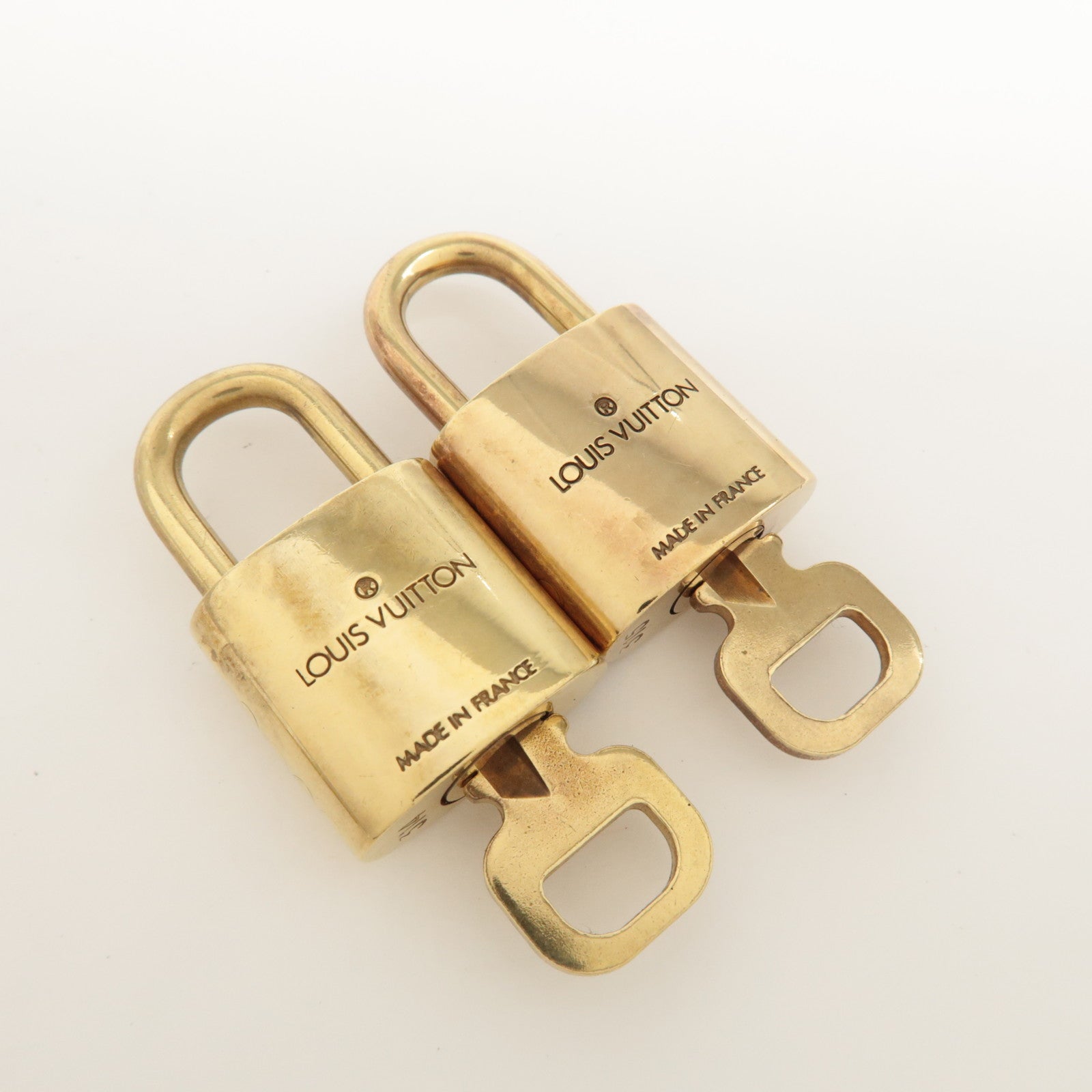 Louis Vuitton Set of 10 Lock & Key Cadena Key Lock Metal Gold Used