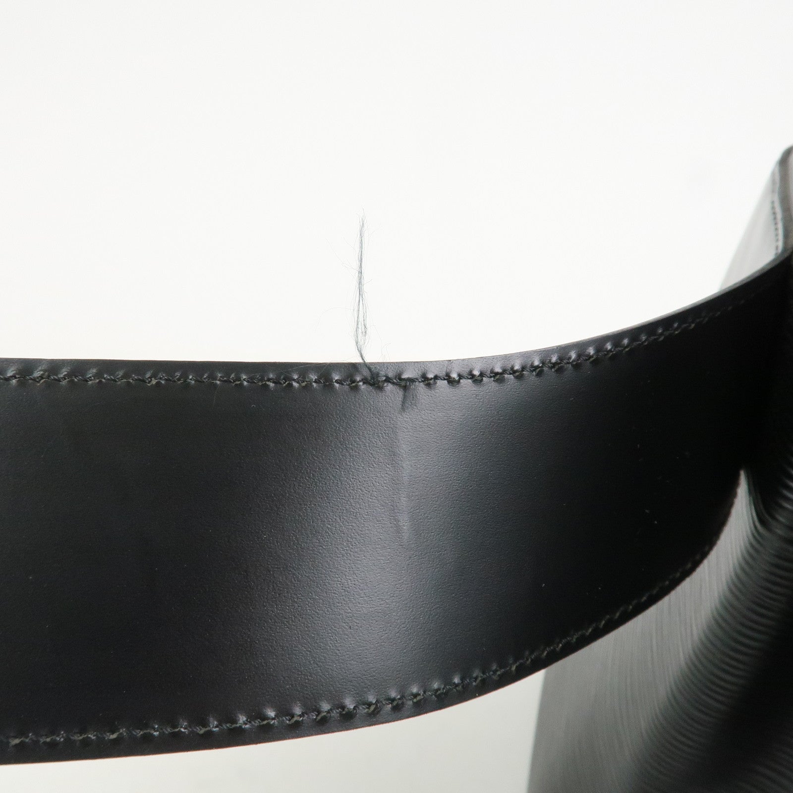 Louis Vuitton Epi Leather Sac D'epaule PM Bucket Bag Black M80157