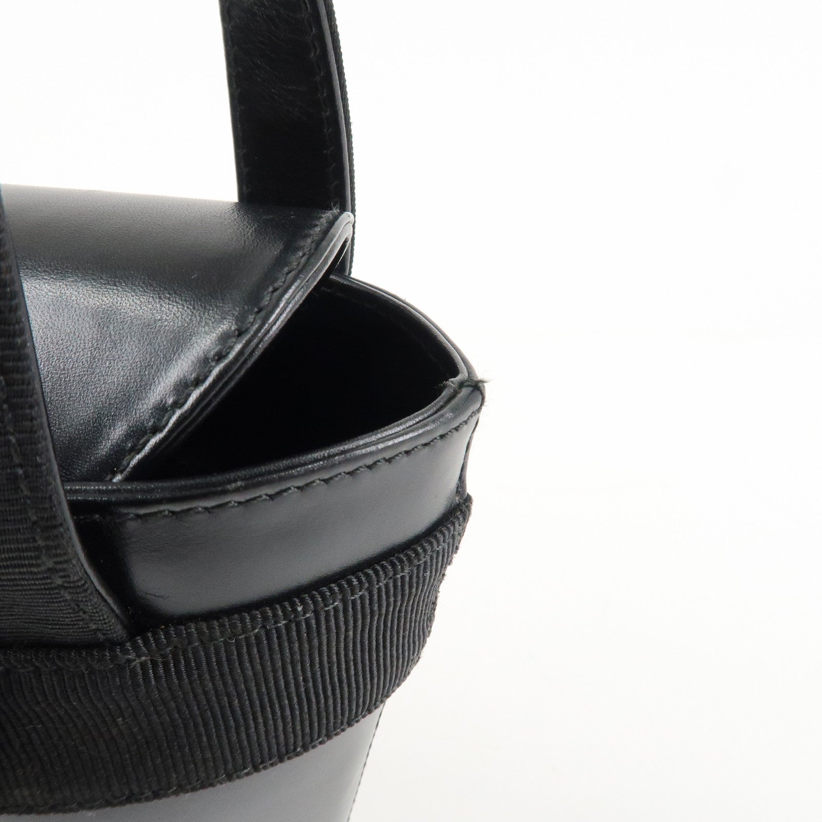 Ferragamo Vara Ribbon Leather Hand Bag Gold HDW Black Used