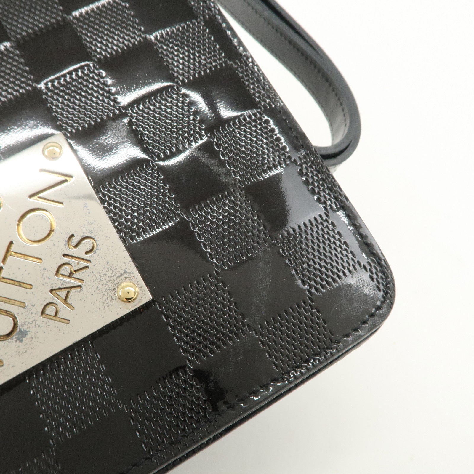 Louis Vuitton Damier Vernis Club Shoulder Bag Noir M92127