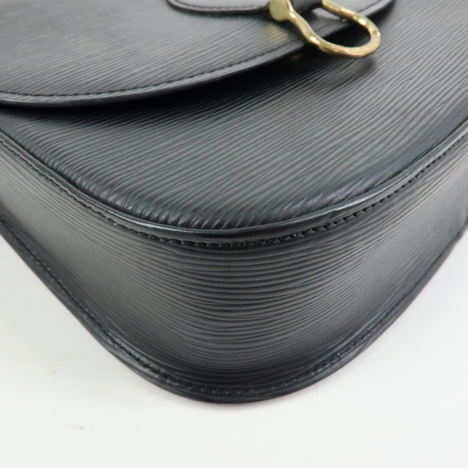 Louis Vuitton Epi Saint Cloud Shoulder Crossbody Bag Noir M52192