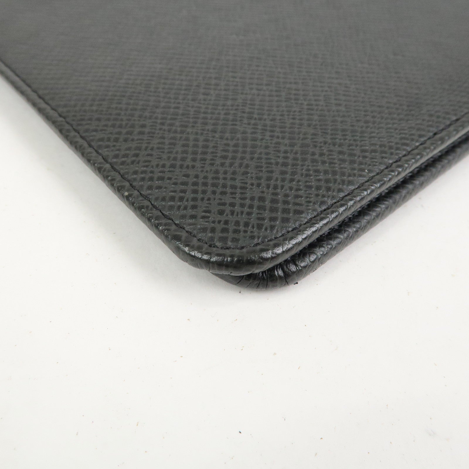 Louis Vuitton Taiga Agenda Bureau Planner Cover Ardoise R20409