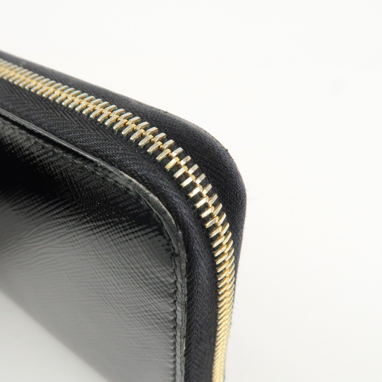 PRADA Logo Saffiano Vernis Leather Round Zipper Long Wallet 1ML506 Used