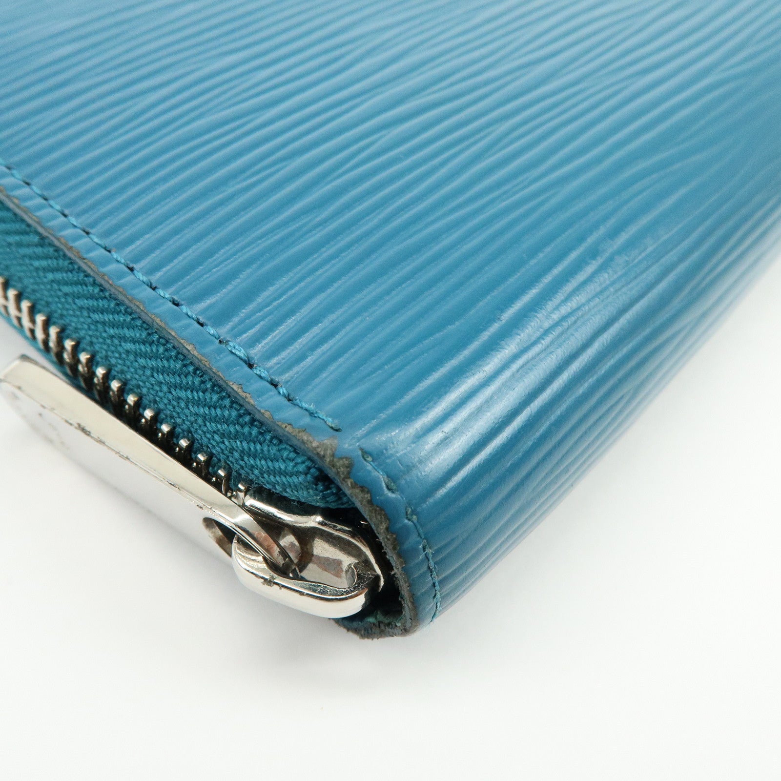 Louis Vuitton Epi Leather Zippy Long Wallet Cyan M60311