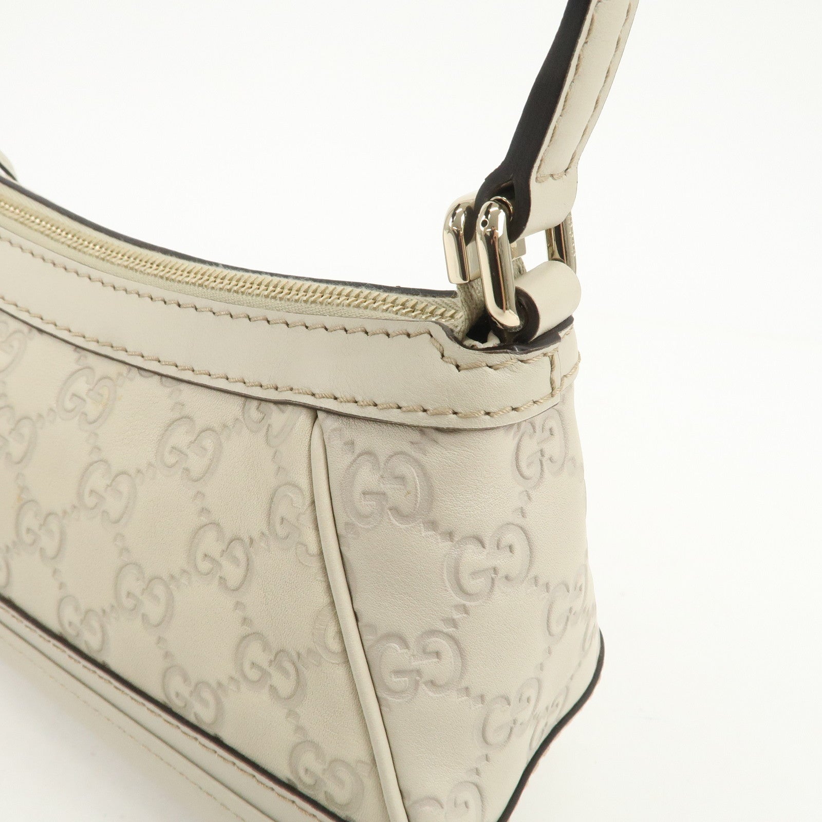 GUCCI Guccissima Mayfair Interlocking G Leather Shoulder Bag Ivory