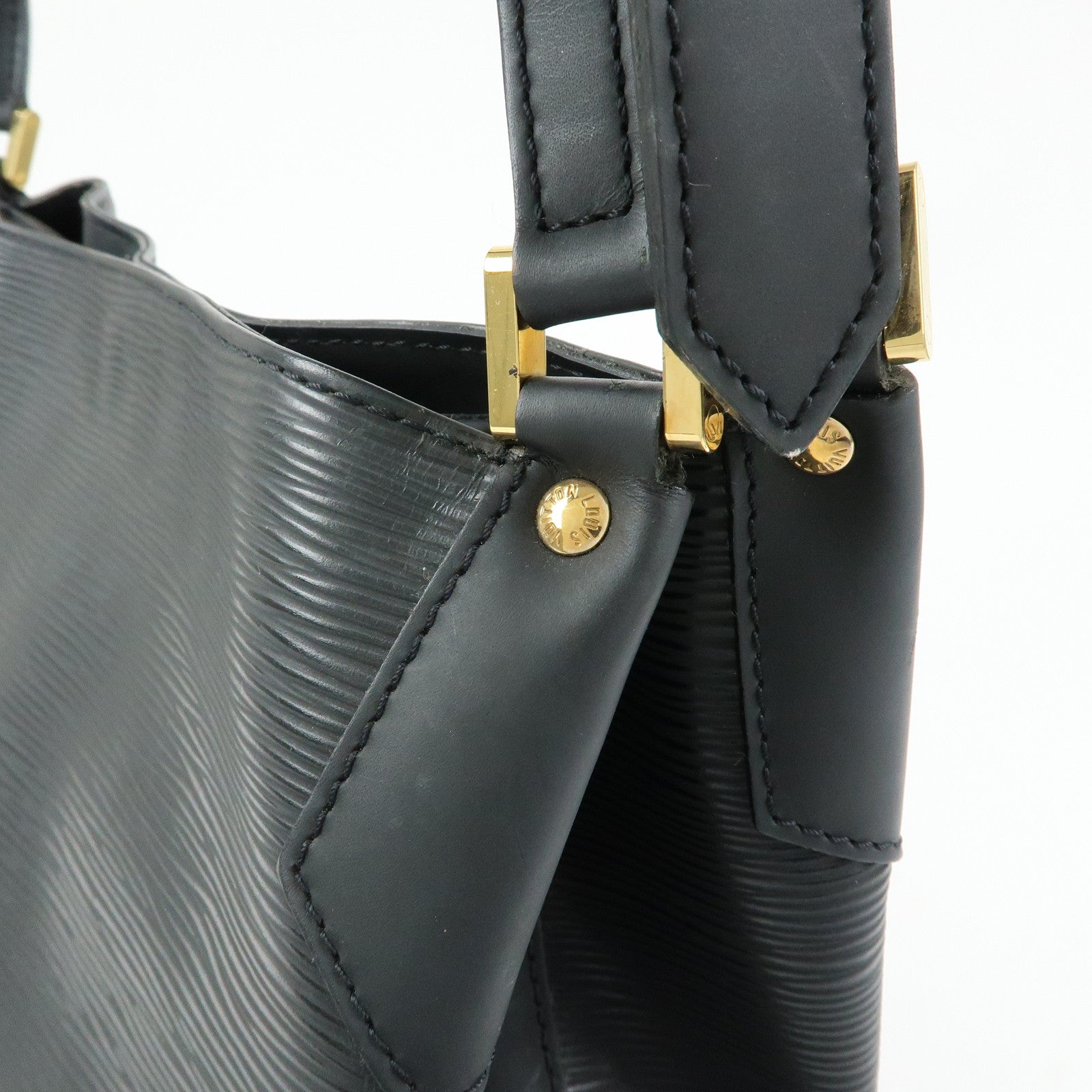 Louis Vuitton Epi Mandala MM Shoulder Bag Noir Black M58892