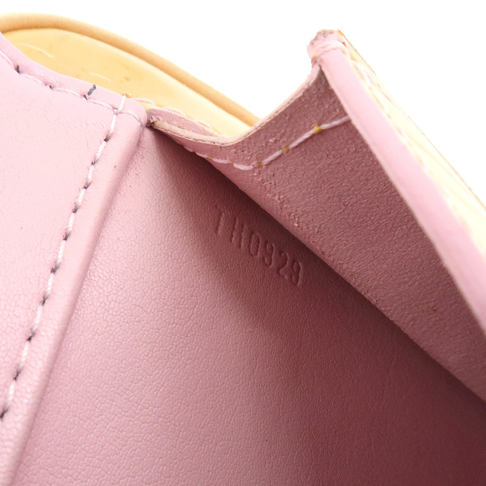 Louis Vuitton Monogram Vernis Leather Fulton Body Bag Gris M91041