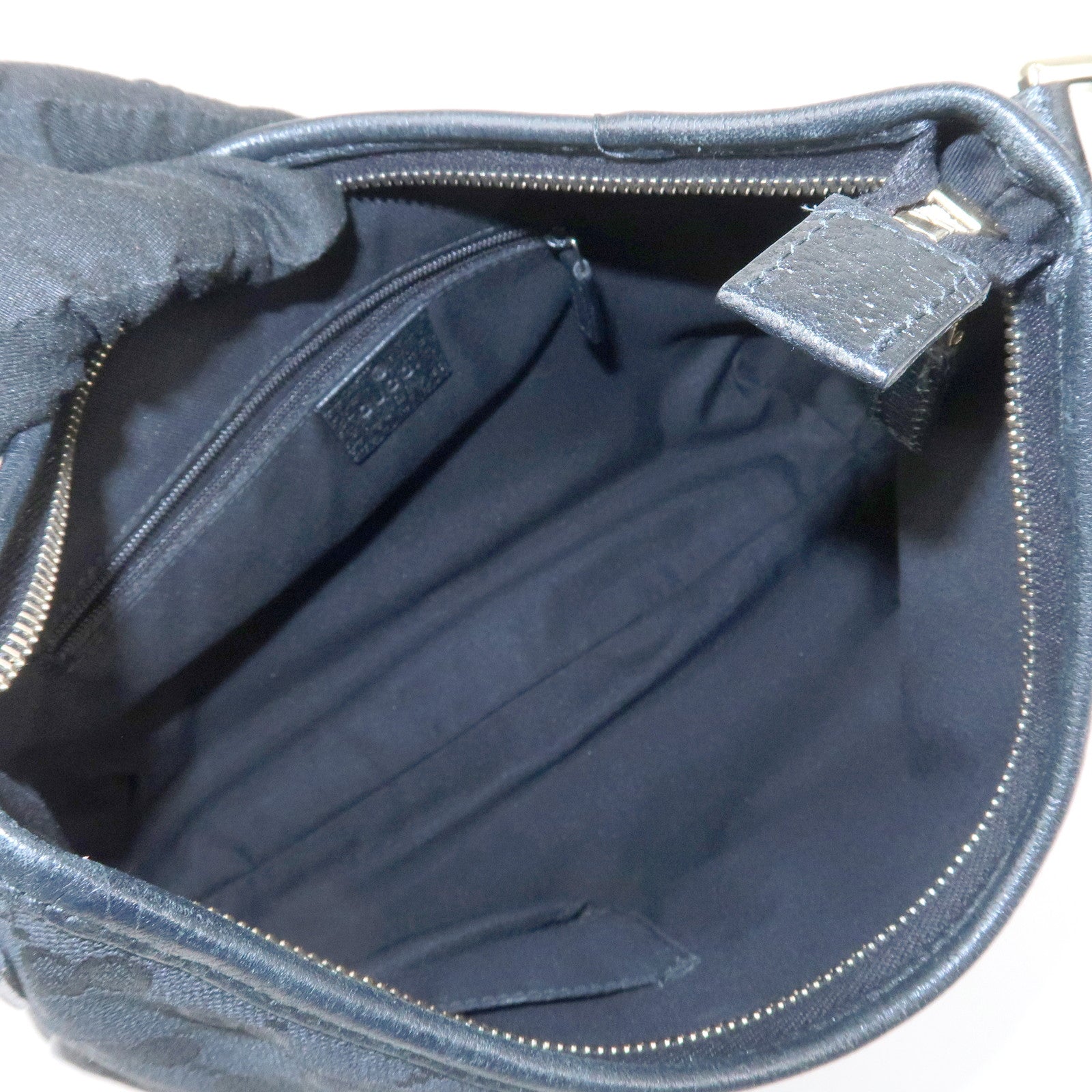 GUCCI Abbey GG Canvas Leather Shoulder Bag Black 130738 Used