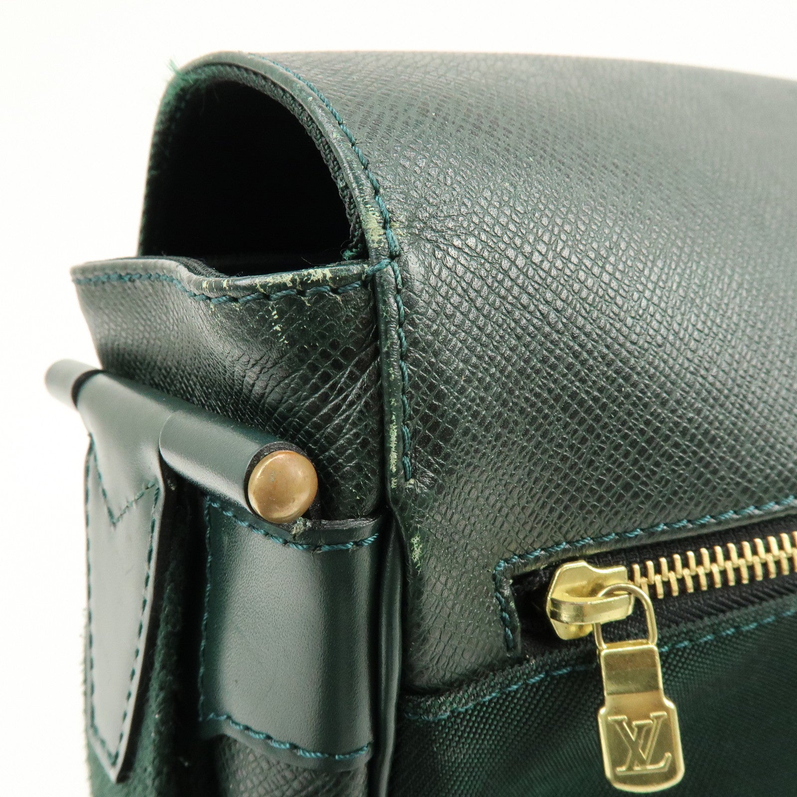 Louis Vuitton Taiga Victor Shoulder Bag Crossbody Bag Epicea M30144