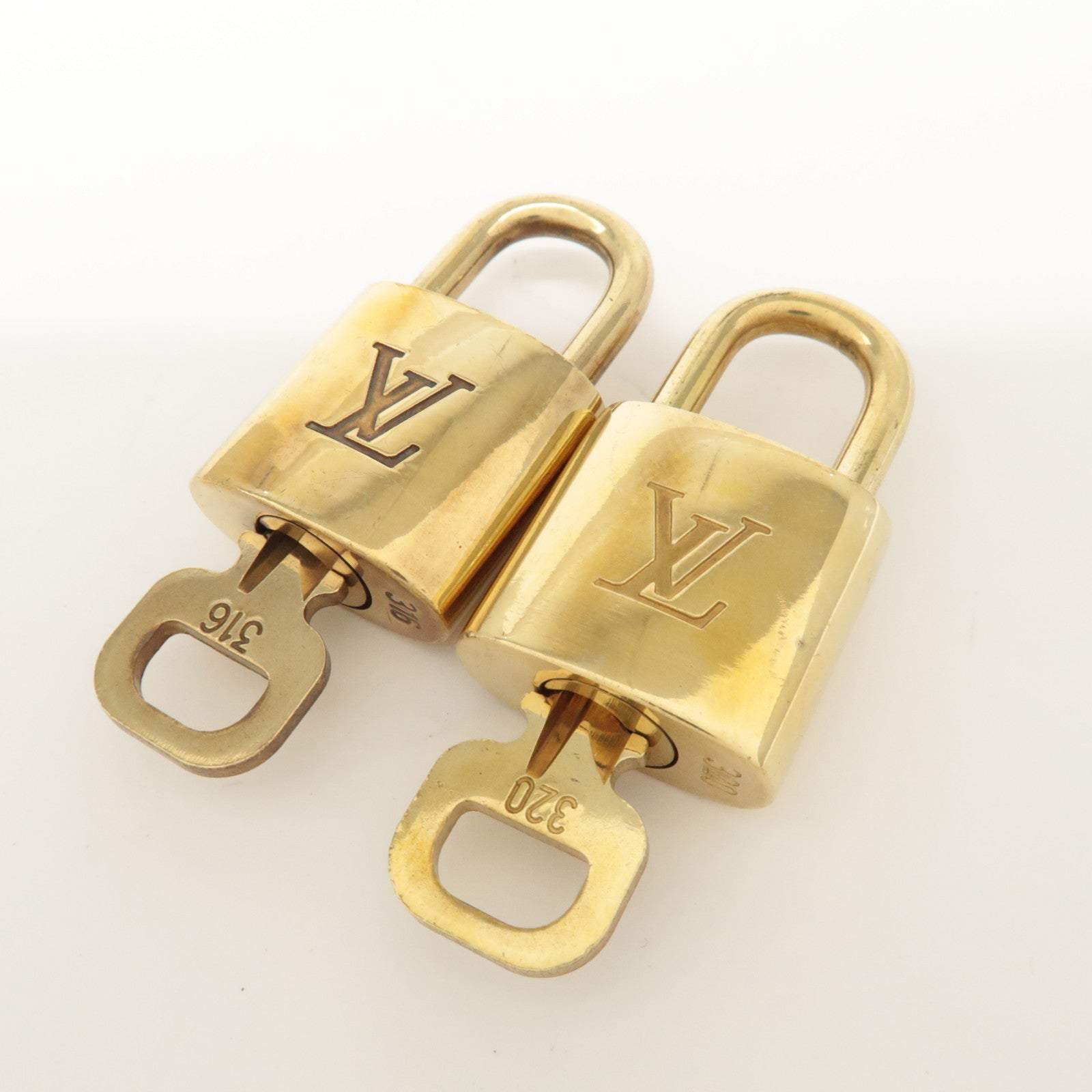 Louis Vuitton Set of 10 Lock & Key Cadena Key Lock Metal Gold Used