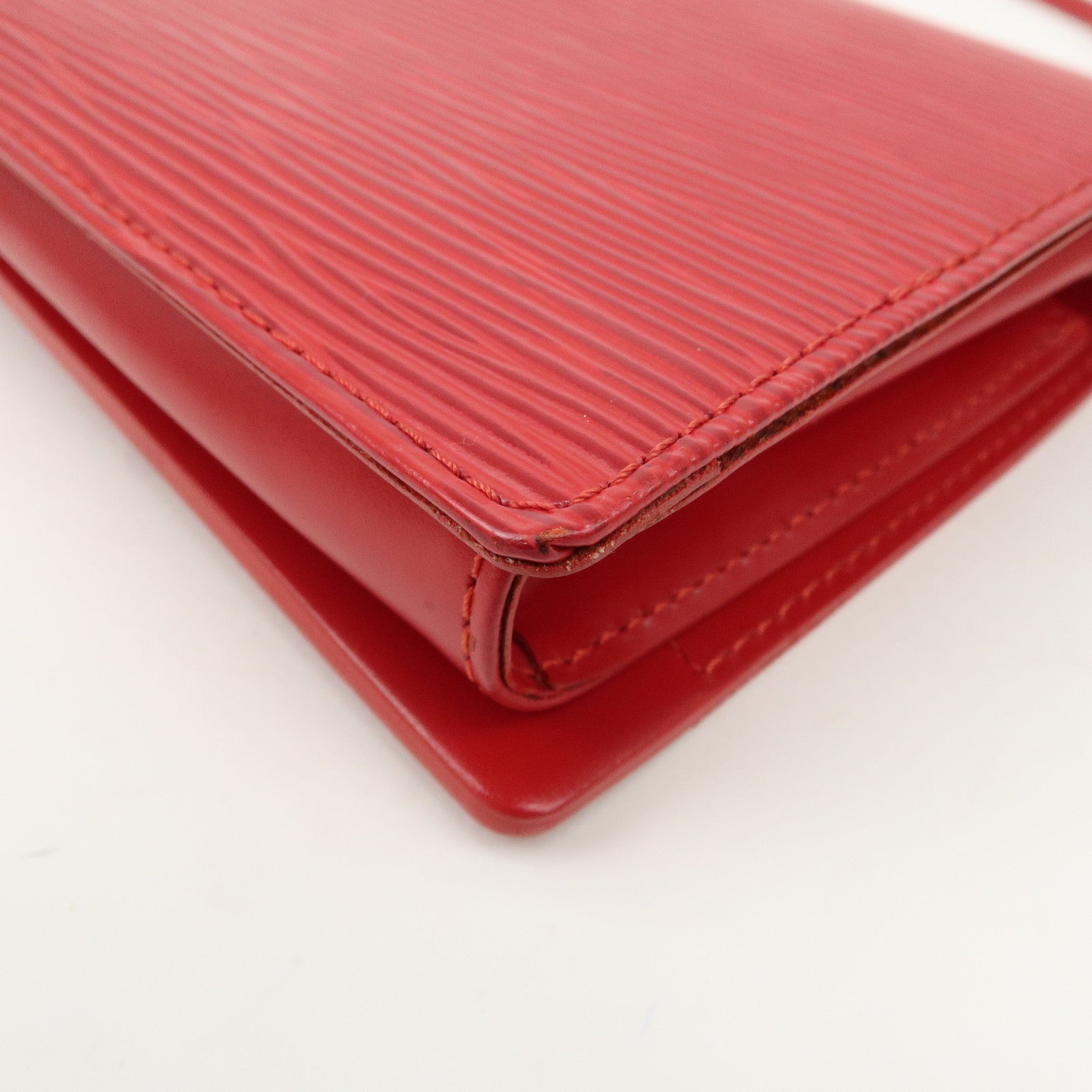 Louis Vuitton Epi leather Honfleur Cuir Hand Bag Red M5273E