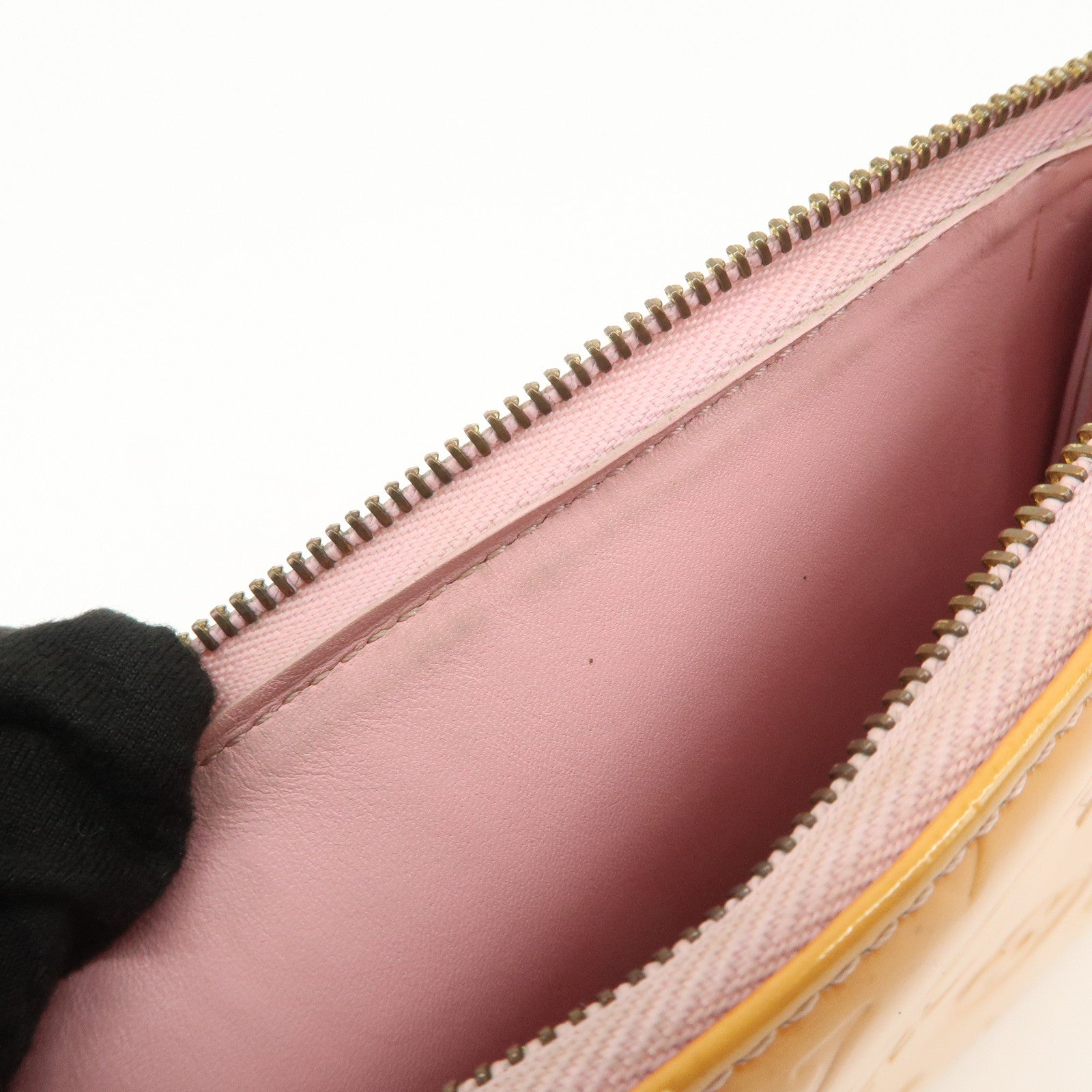 Louis Vuitton Monogram Vernis Lexington Accessoires Pouch M91057