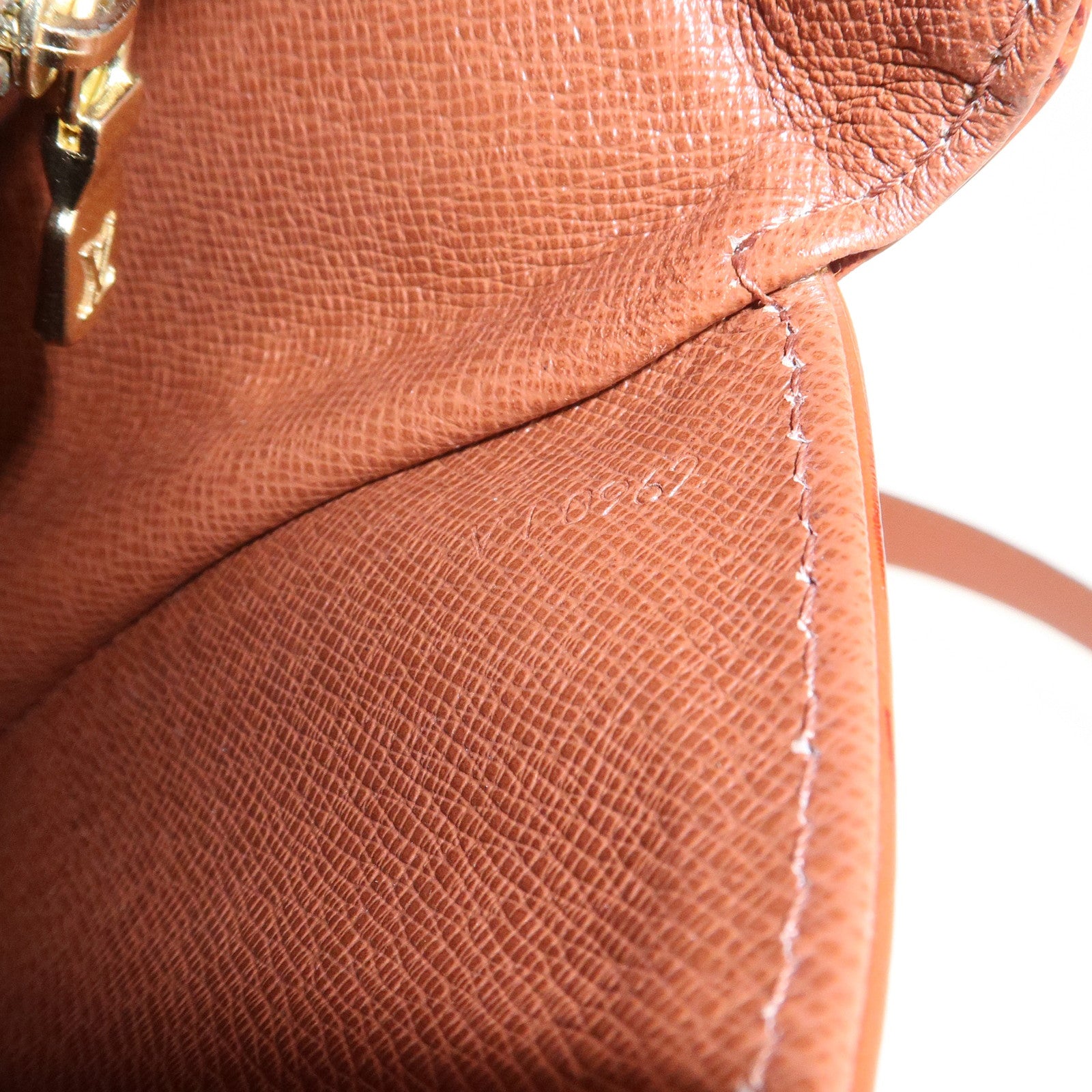 Louis Vuitton Epi Saint Cloud Shoulder Bag Kenya Brown M52193