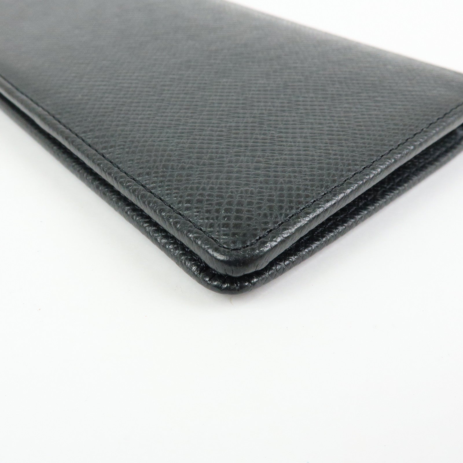 Louis Vuitton Taiga Portefeuille Brazza Bi-fold Long Wallet M30501
