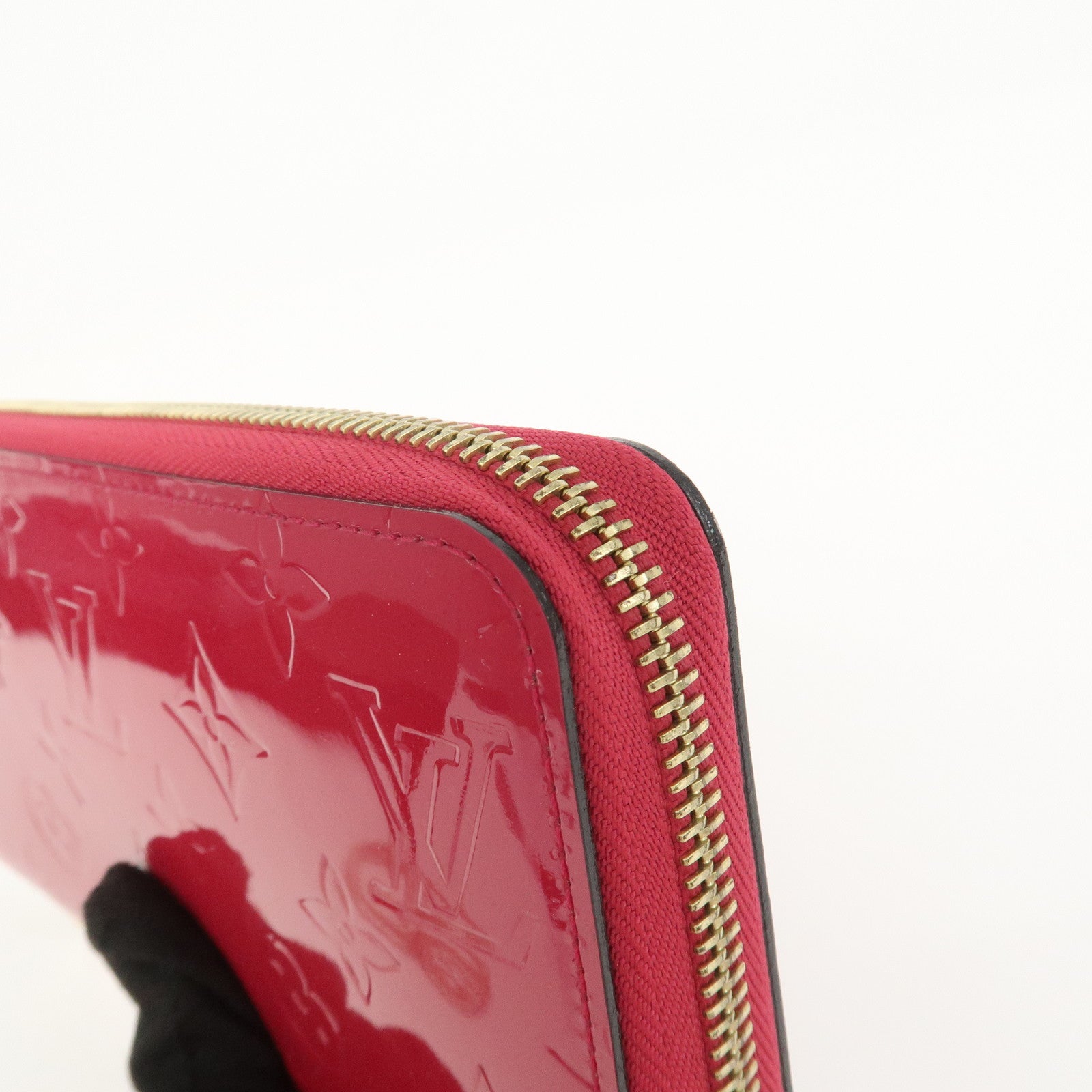 Louis Vuitton Monogram Vernis Round Zippy Wallet Rose Indien M91597