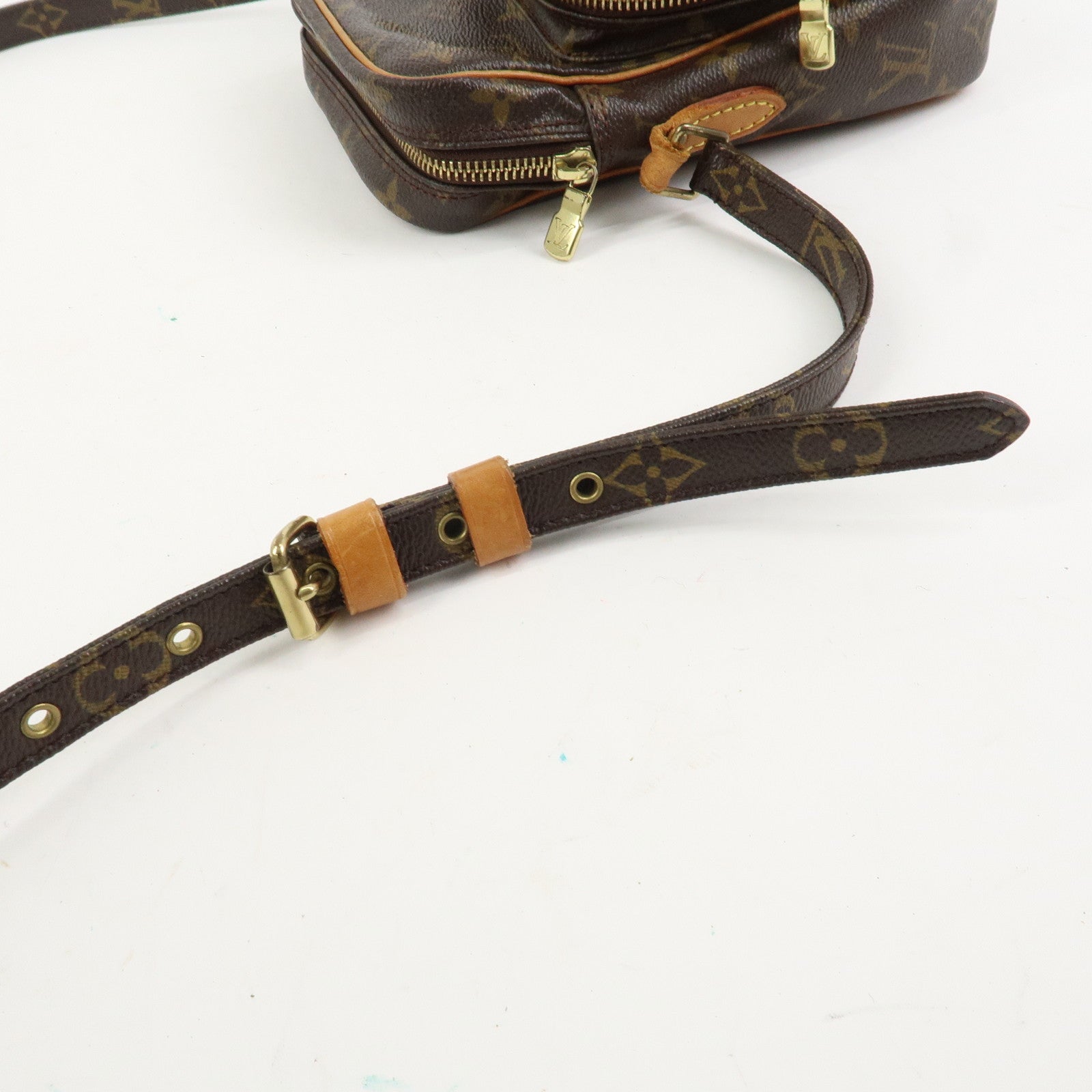 Louis Vuitton Monogram Amazone Shoulder Bag Crossbody Bag M45236