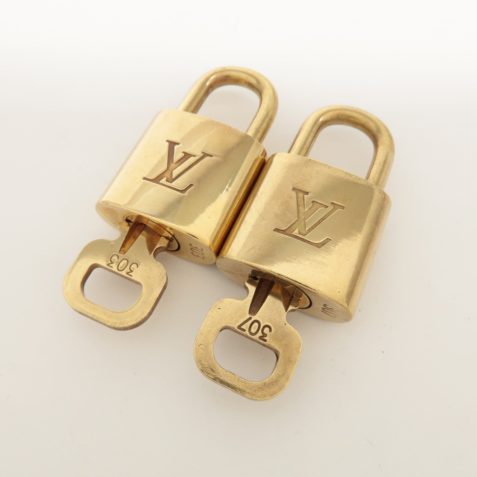 Louis Vuitton Set of 10 Lock & Key Cadena Key Lock Metal Gold Used Used