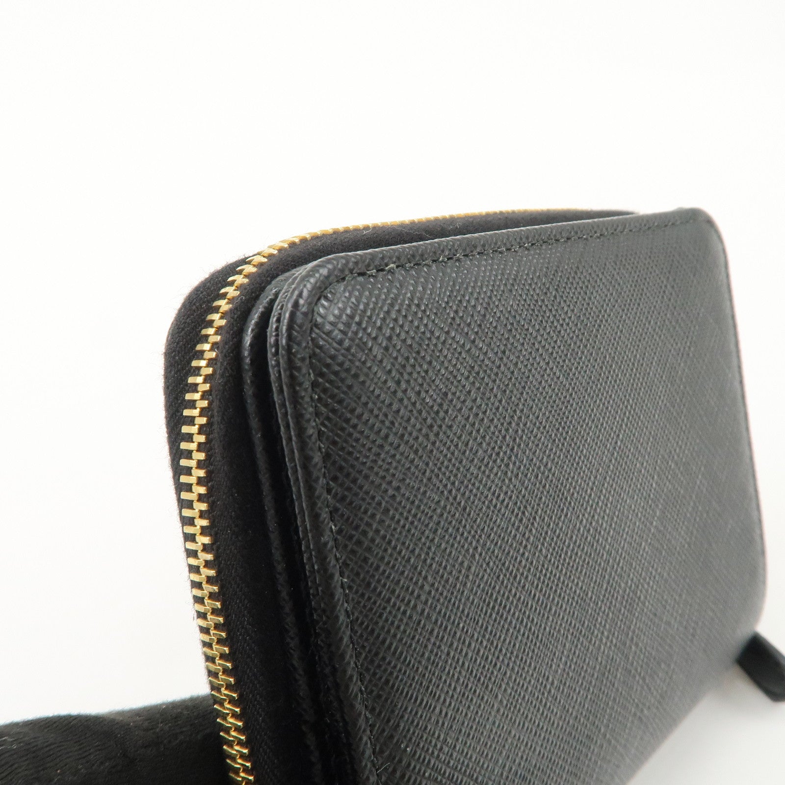 PRADA Logo Saffiano Leather Round Zippy Wallet Black 1MM268
