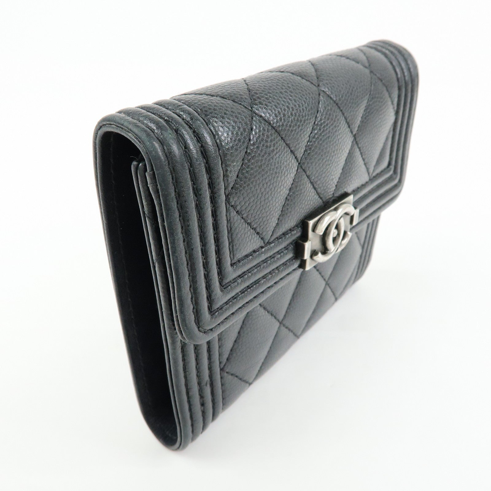 CHANEL BOY CHANEL Matelasse Caviarskin Compact Wallet Black A80734