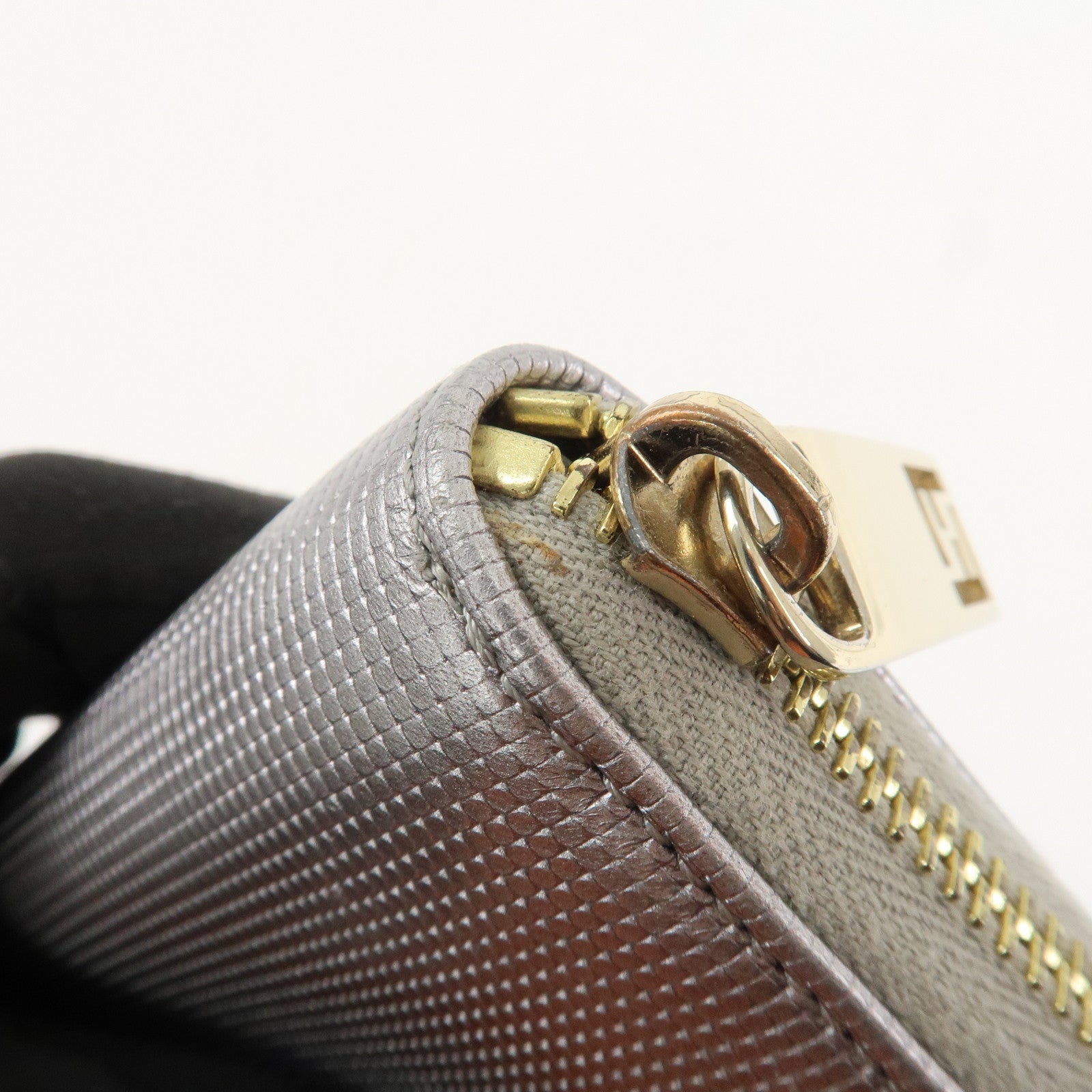 FENDI Leather Round Zippy Long Wallet Silver 8M0024 Used