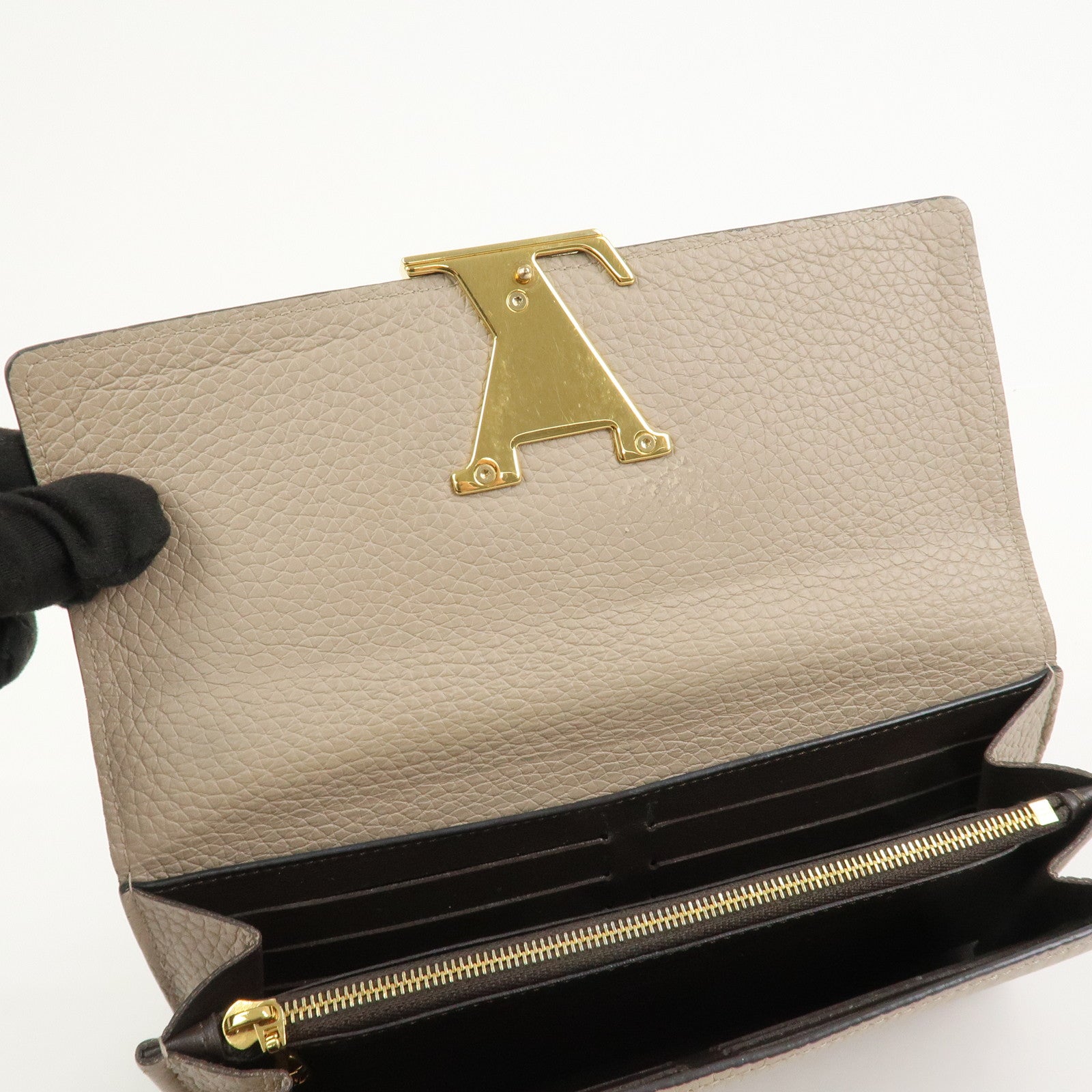 Louis Vuitton Capucines Taurillon Leather Long Wallet Galet M61249