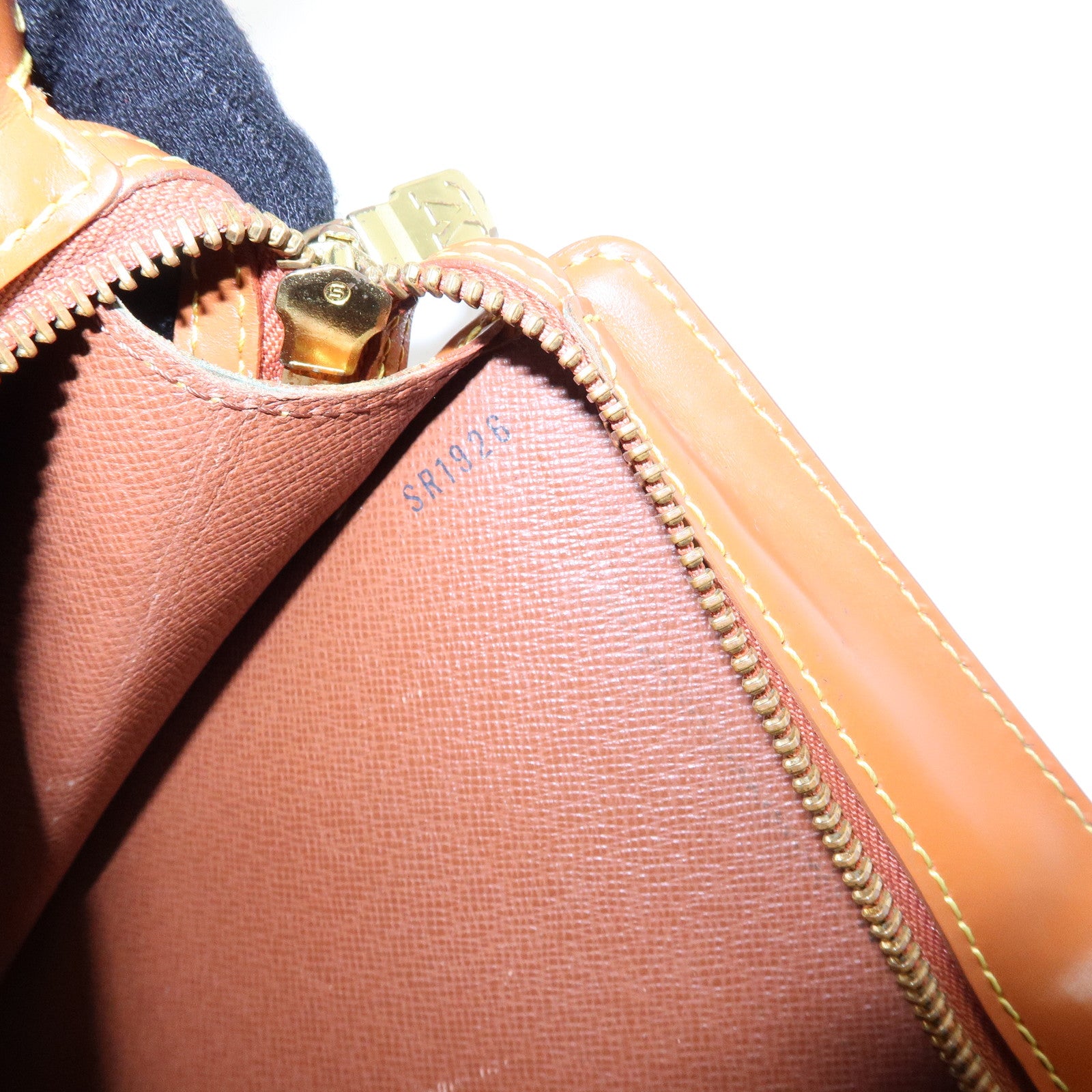 Louis Vuitton Epi Pochette Homme Clutch Bag Zipang Gold M52528