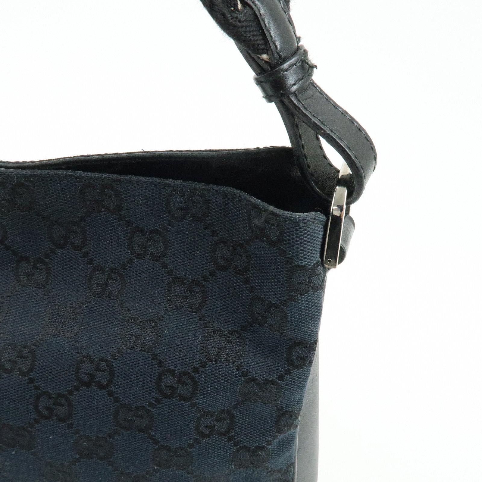 GUCCI GG Canvas Leather Shoulder Bag Black 001・4095・001553