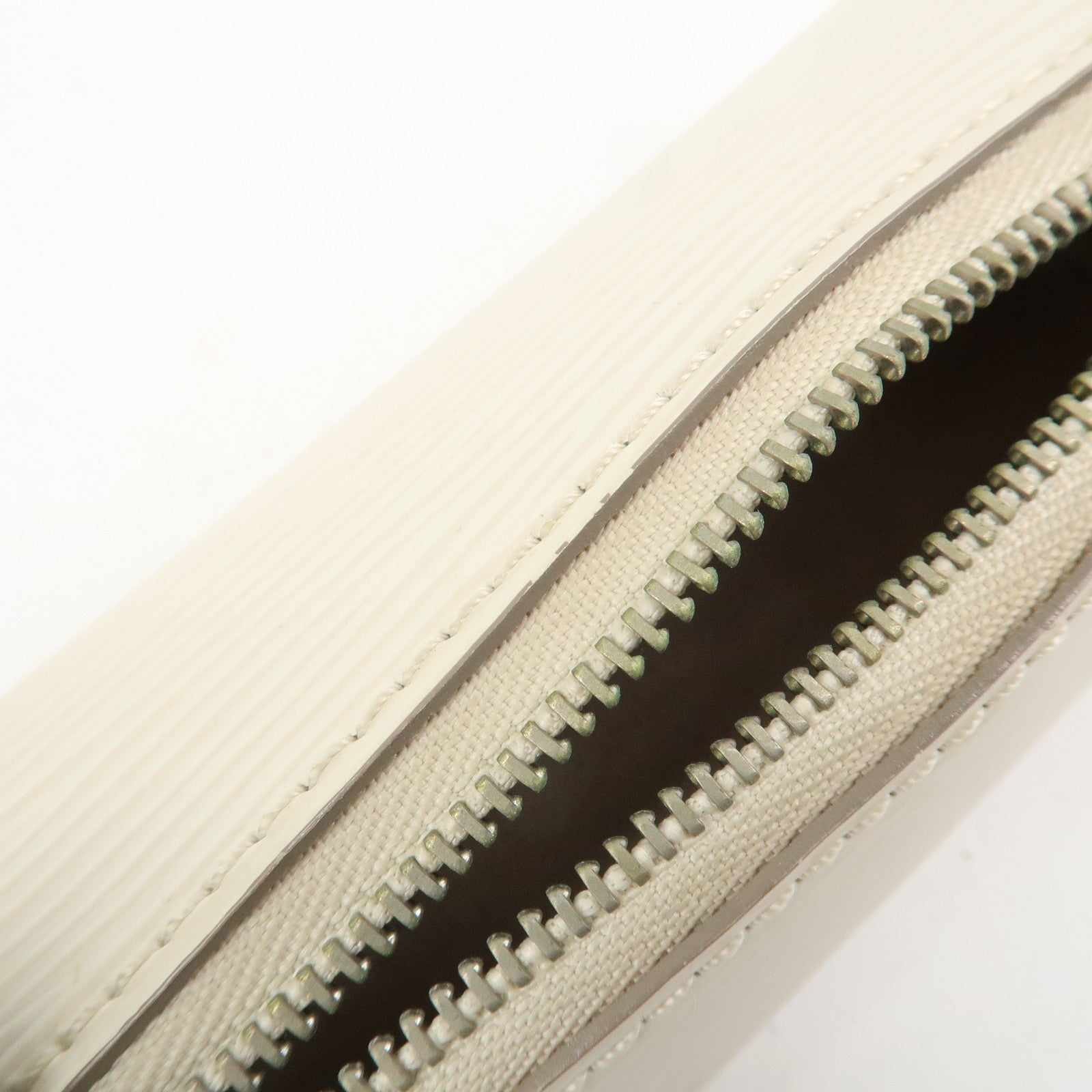 Louis Vuitton Epi Leather Mini Pouch For Soufflot Bag Yvoire White