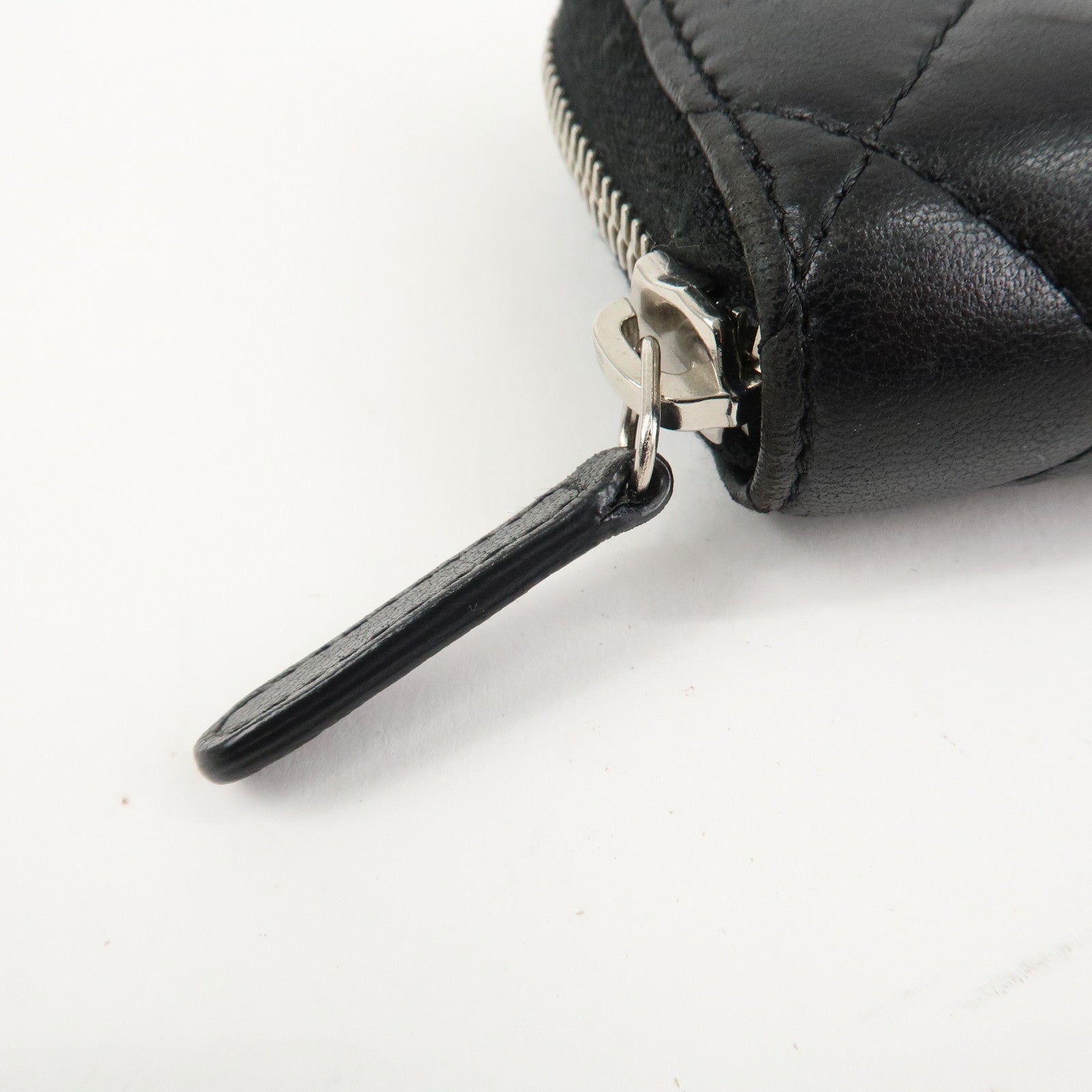 CHANEL Matelasse Lamb Skin Classic Zippy Coin Case Black AP0216 Used