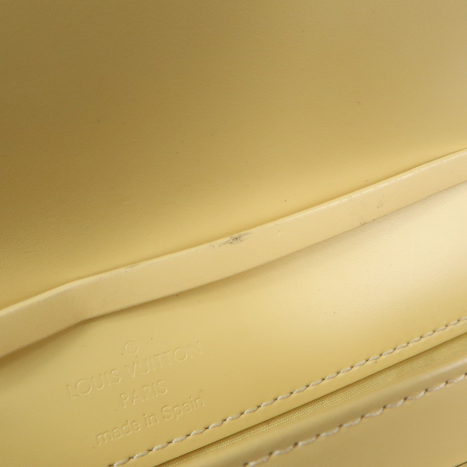 Louis Vuitton Epi Leather Honfleur Shoulder Bag Vanilla M5273A