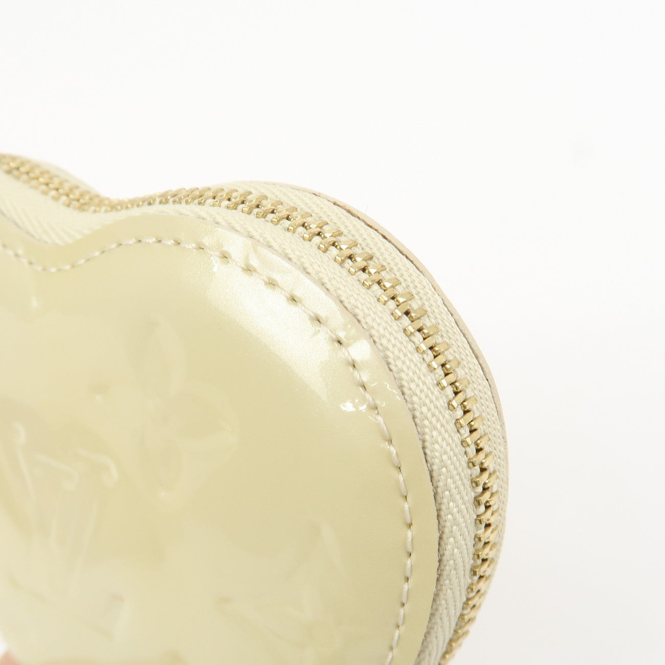 Louis Vuitton Monogram Vernis Porte Monnaie Coeur Ivory M91479