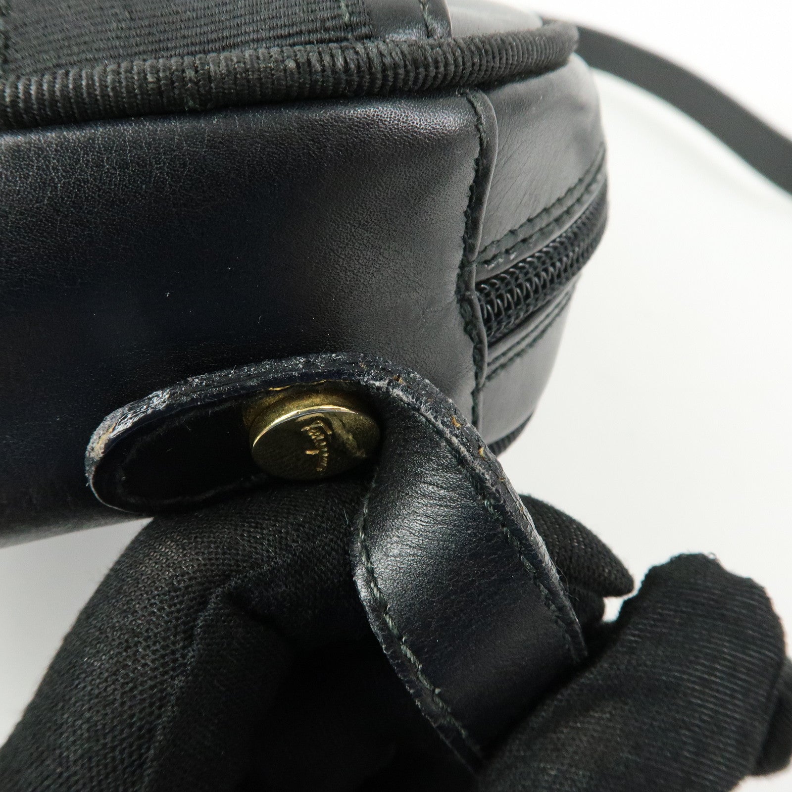 Ferragamo Vara Leather Shoulder Bag Crossbody Bag Black