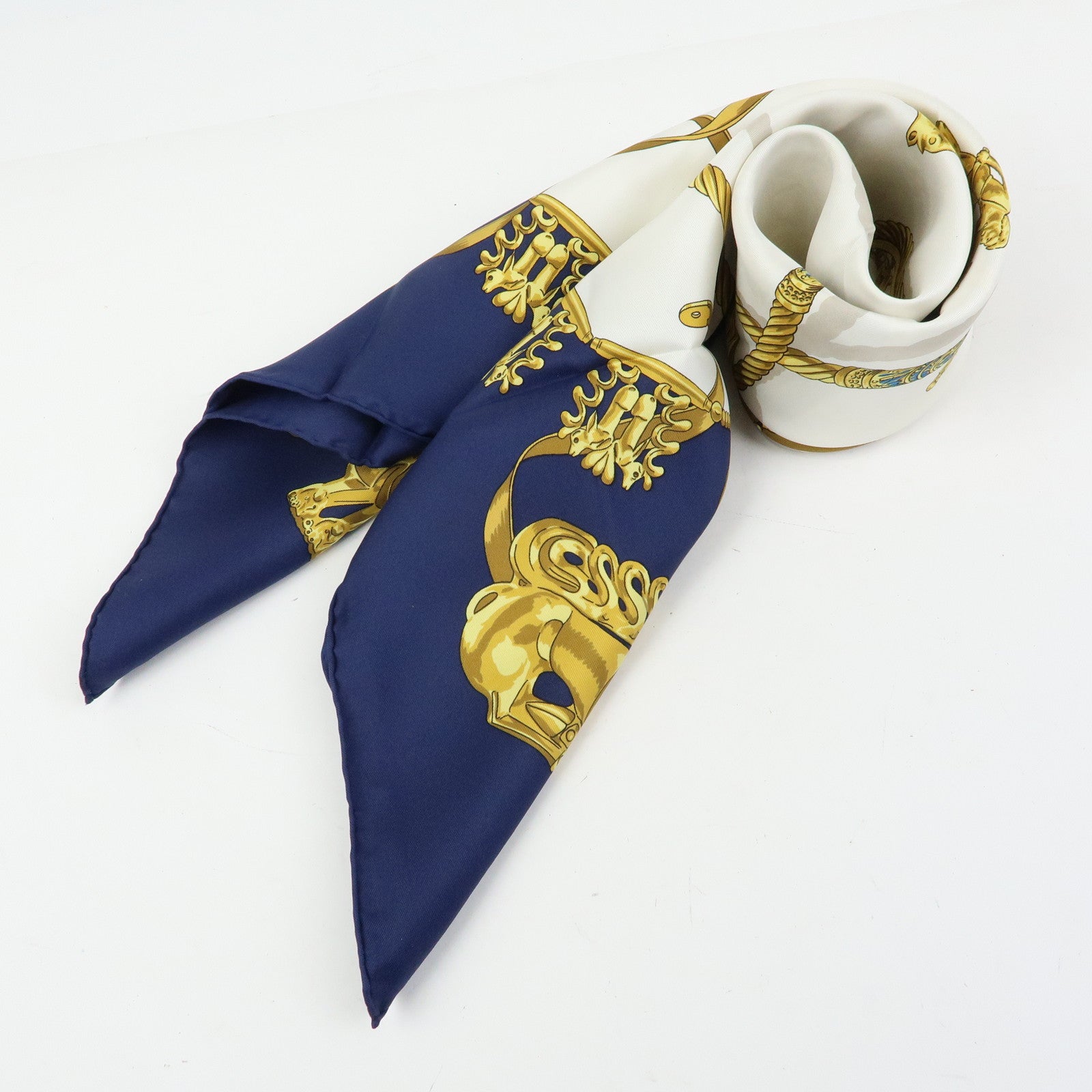 HERMES Carre 90 Silk 100% Scarf LES CAVALIERS D'OR Navy White