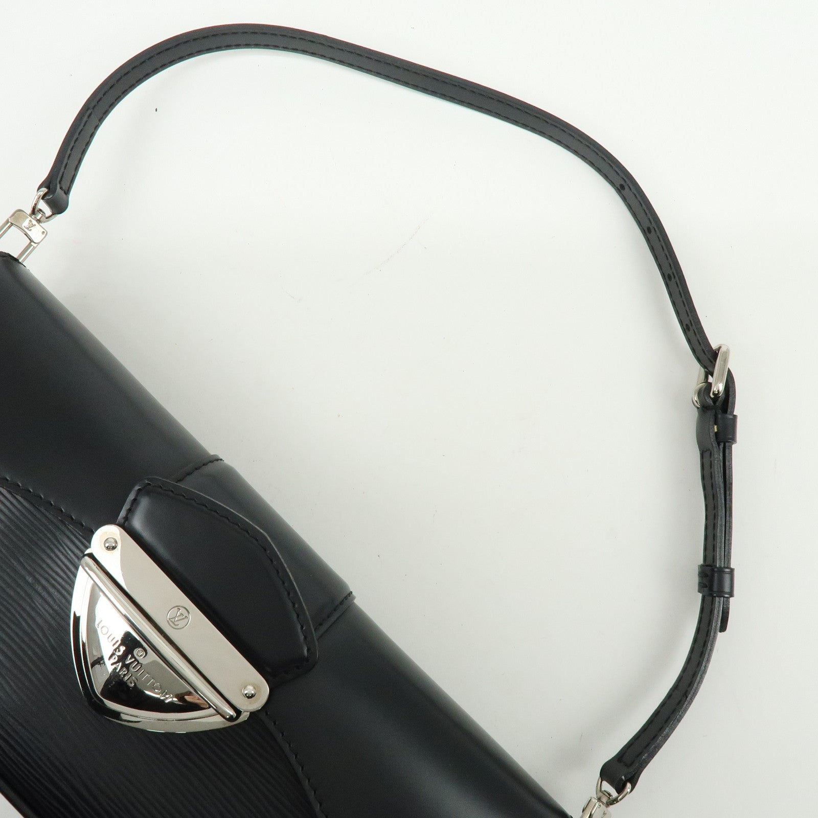 Louis Vuitton Epi Pochette Montaigne Shoulder Bag Noir M59292