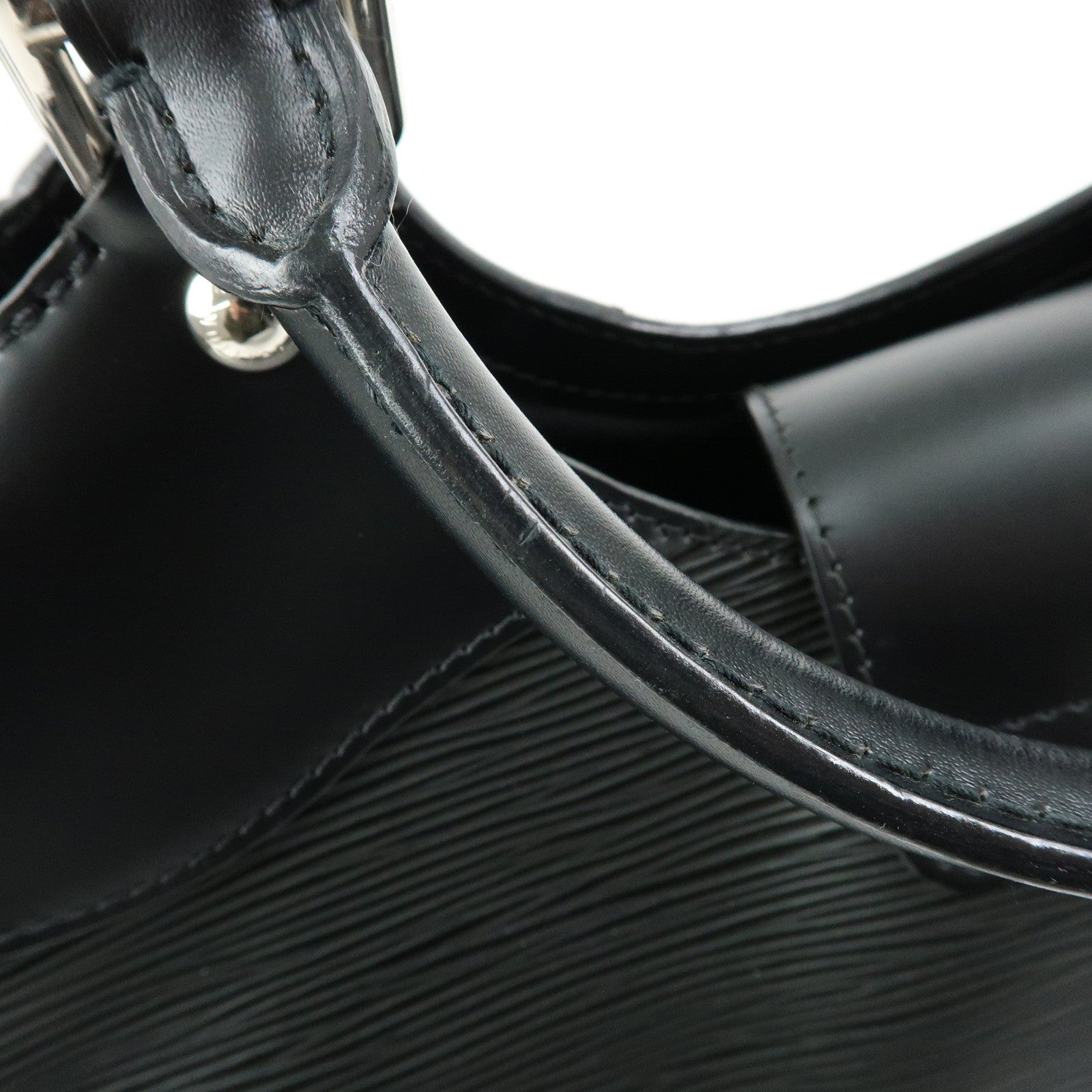 Louis Vuitton Epi Leather Sac Montaigne Hand Bag Noir M59302