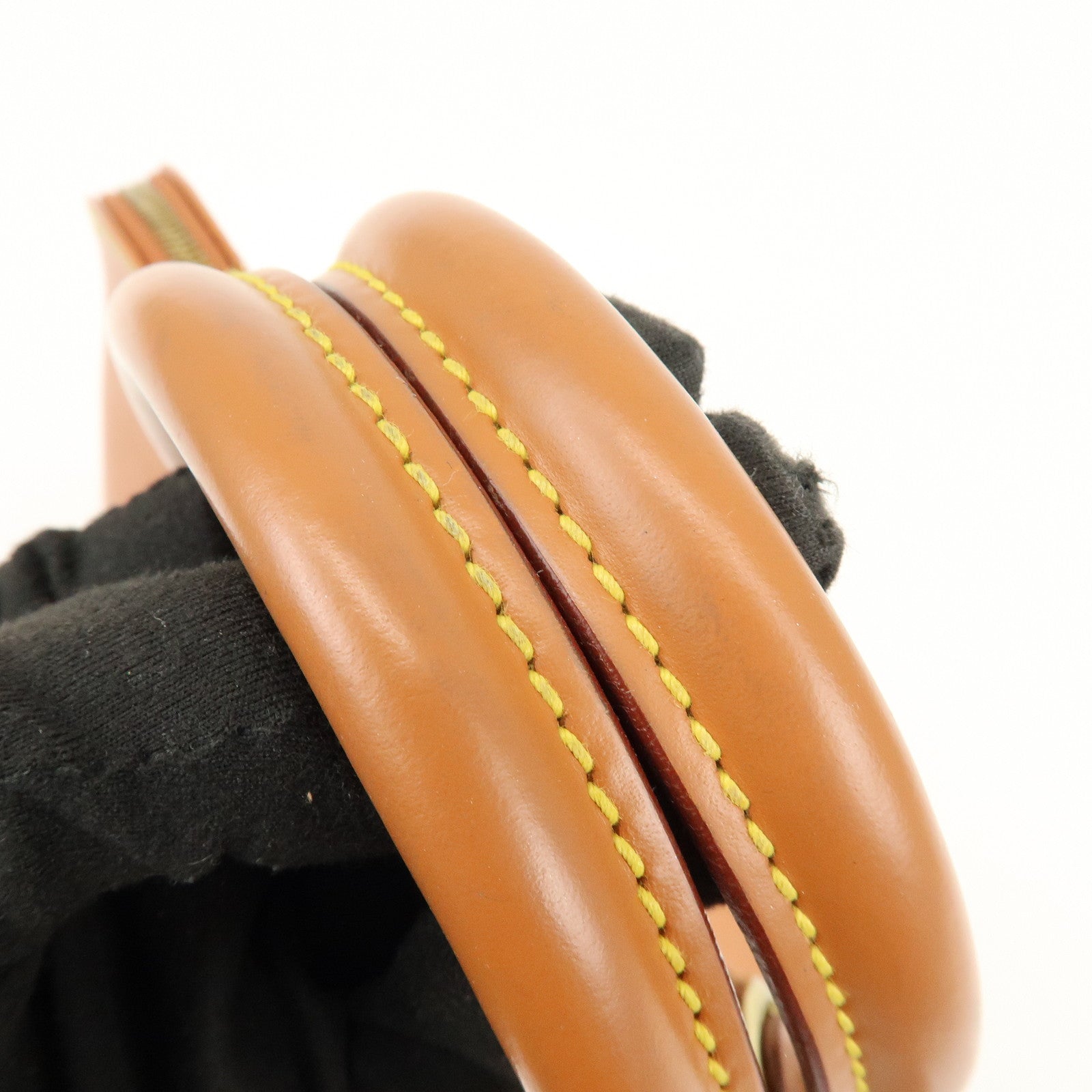 Louis Vuitton Epi Leather Alma PM Hand Bag Zipang Gold M52148