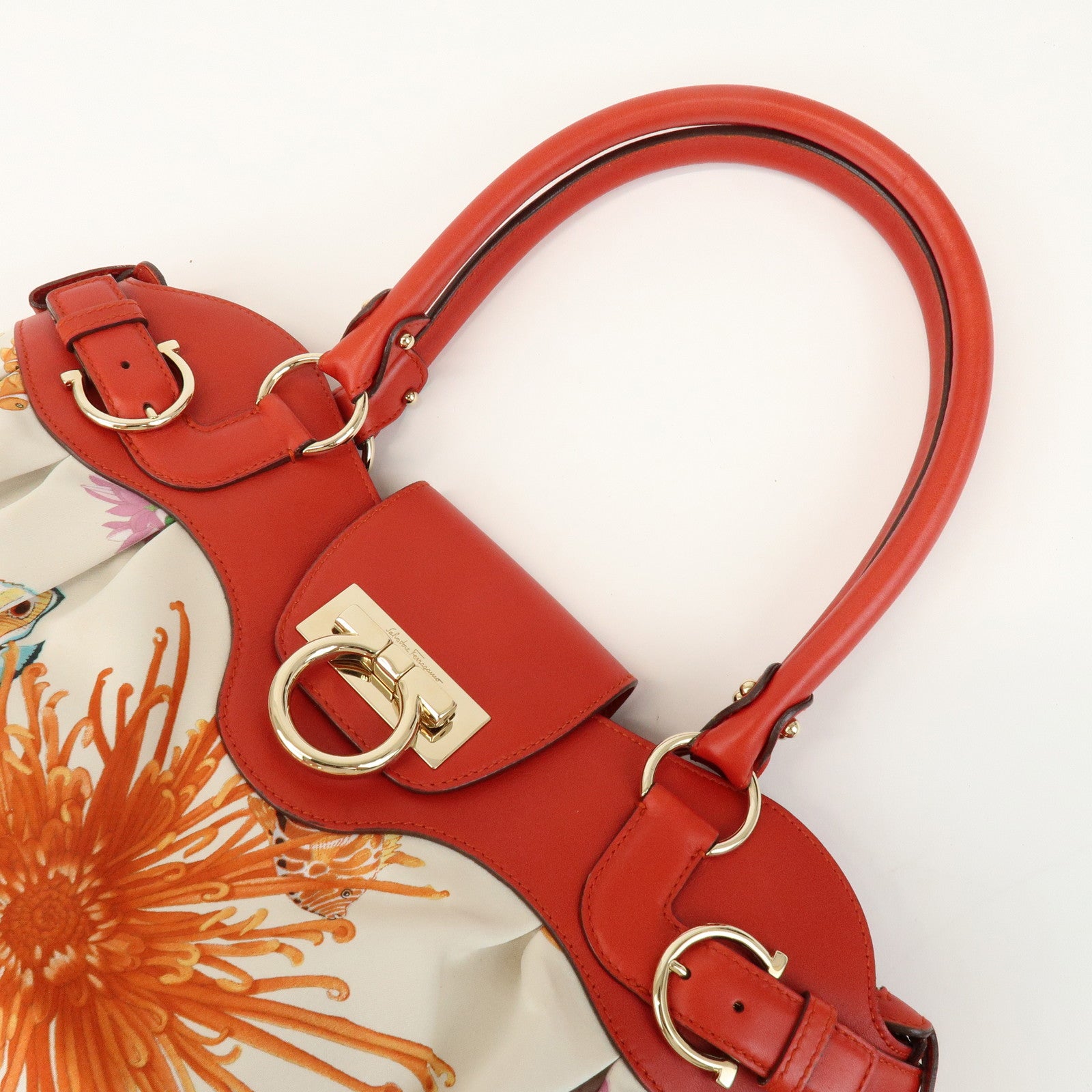 Ferragamo Gancini Logo Satin Leather Shoulder Bag Hand Bag Ivory