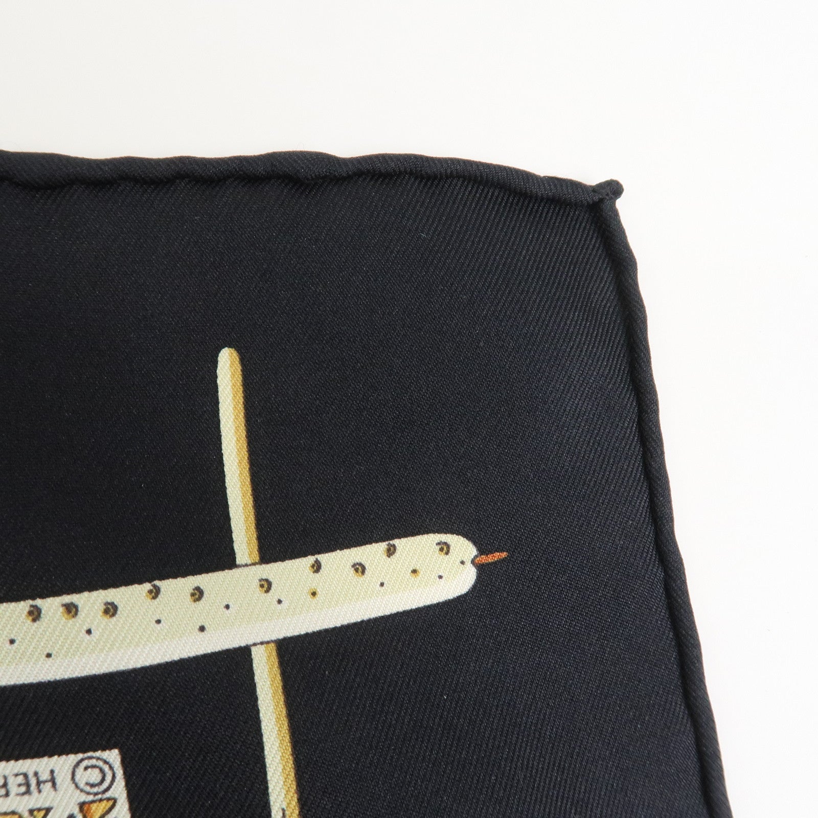 HERMES  Carre 90 Silk 100% Scarf LIBRES COMME L'AIR Bird Print