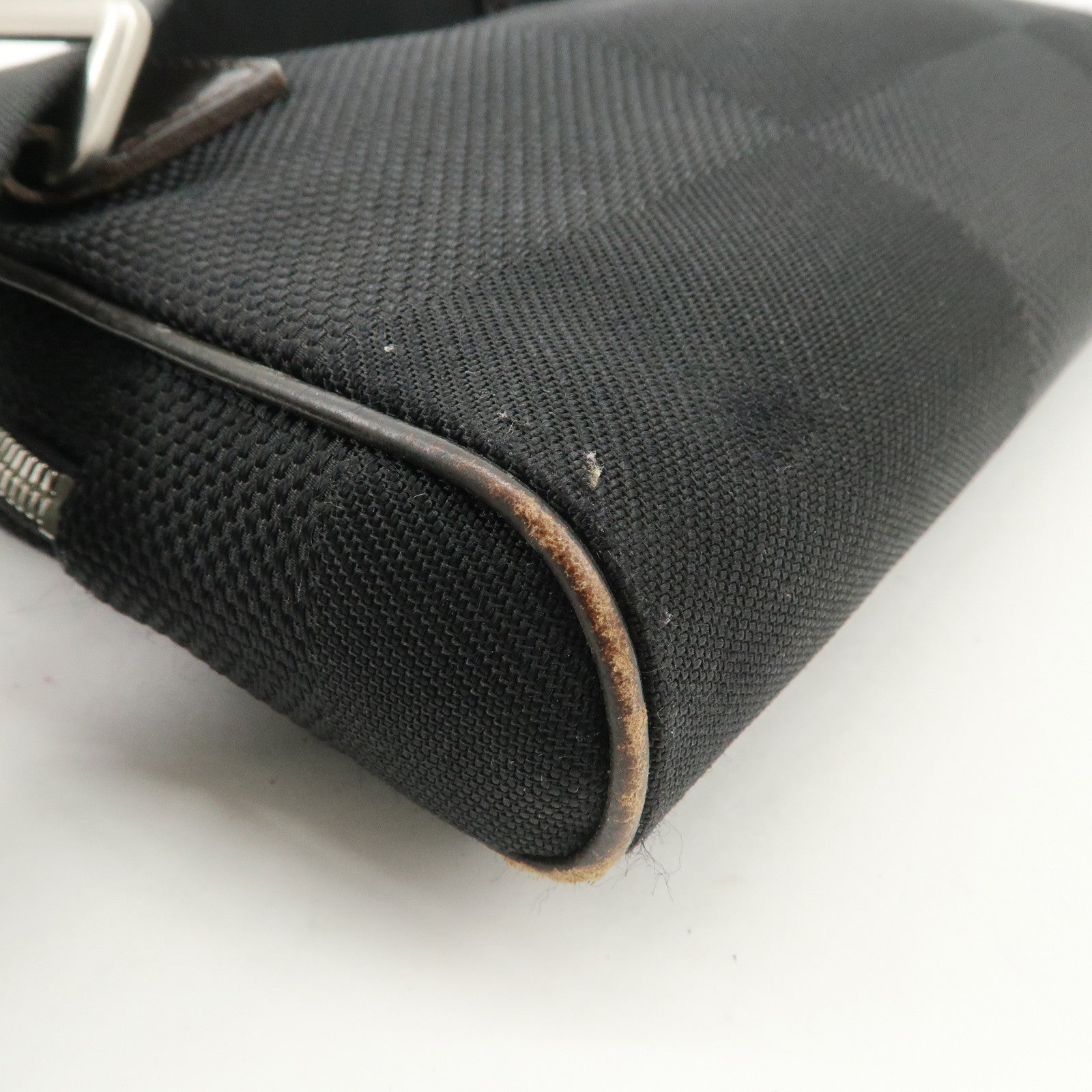 Louis Vuitton Damier Geant Acrobat Waist Bag Body Bag Noir M93620