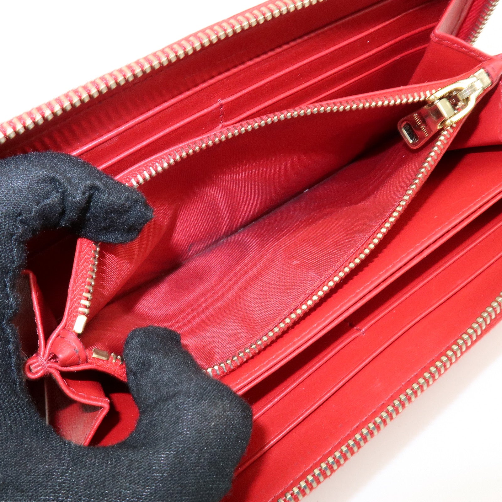 MIU MIU Patent Embossed Leather Round Zippy Long Wallet Red 5ML506