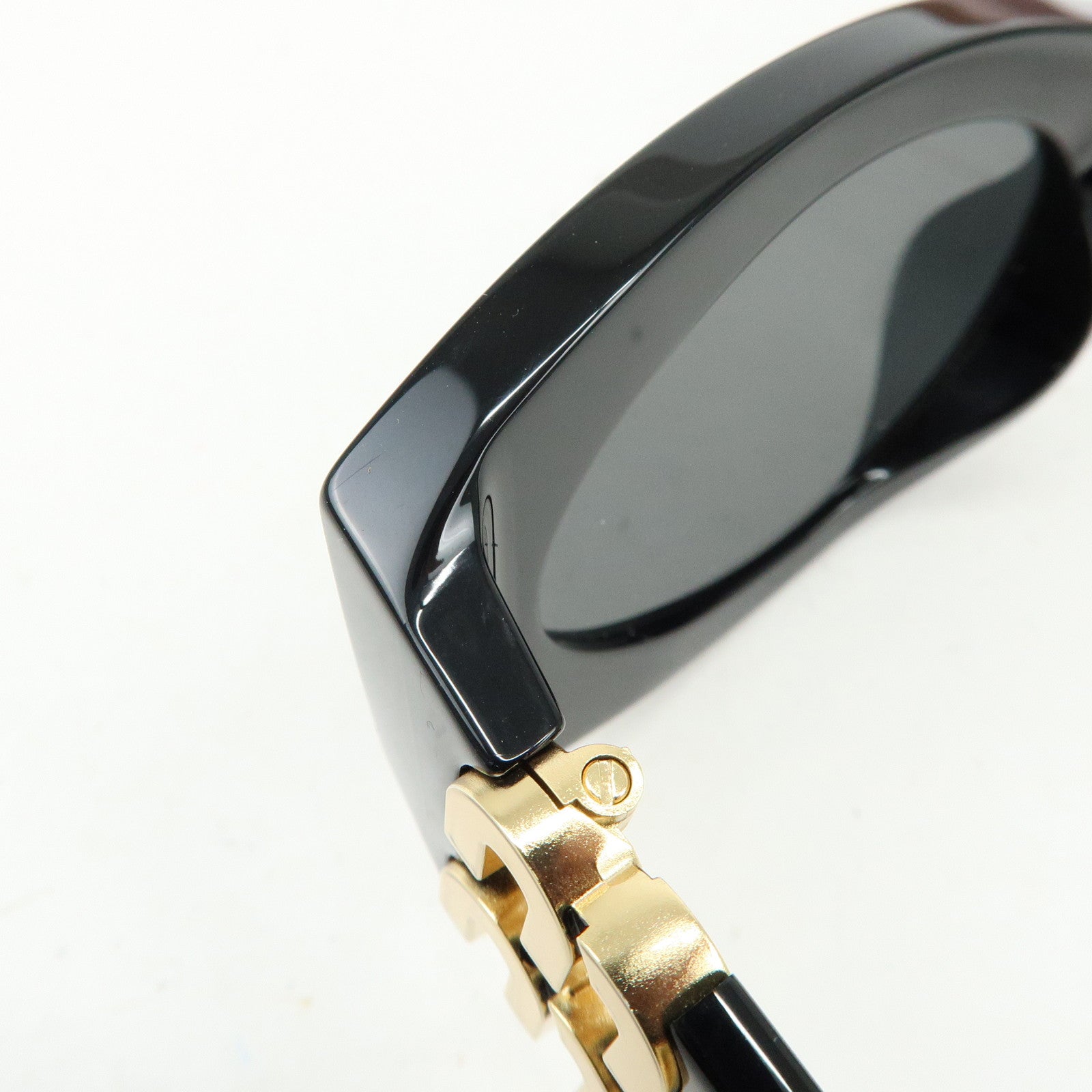 MIU MIU Logo Plastic Sunglasses Black SMU 11W 54□211AB-5S0 135 3N